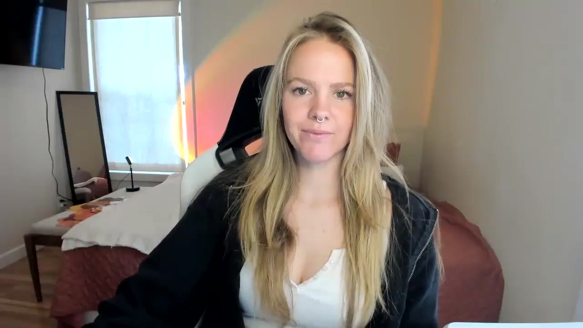 Gallery image thumbnail from Sasssykassy's myfreecams stream on, 10/31/2024, 21:02 image 10 of 20