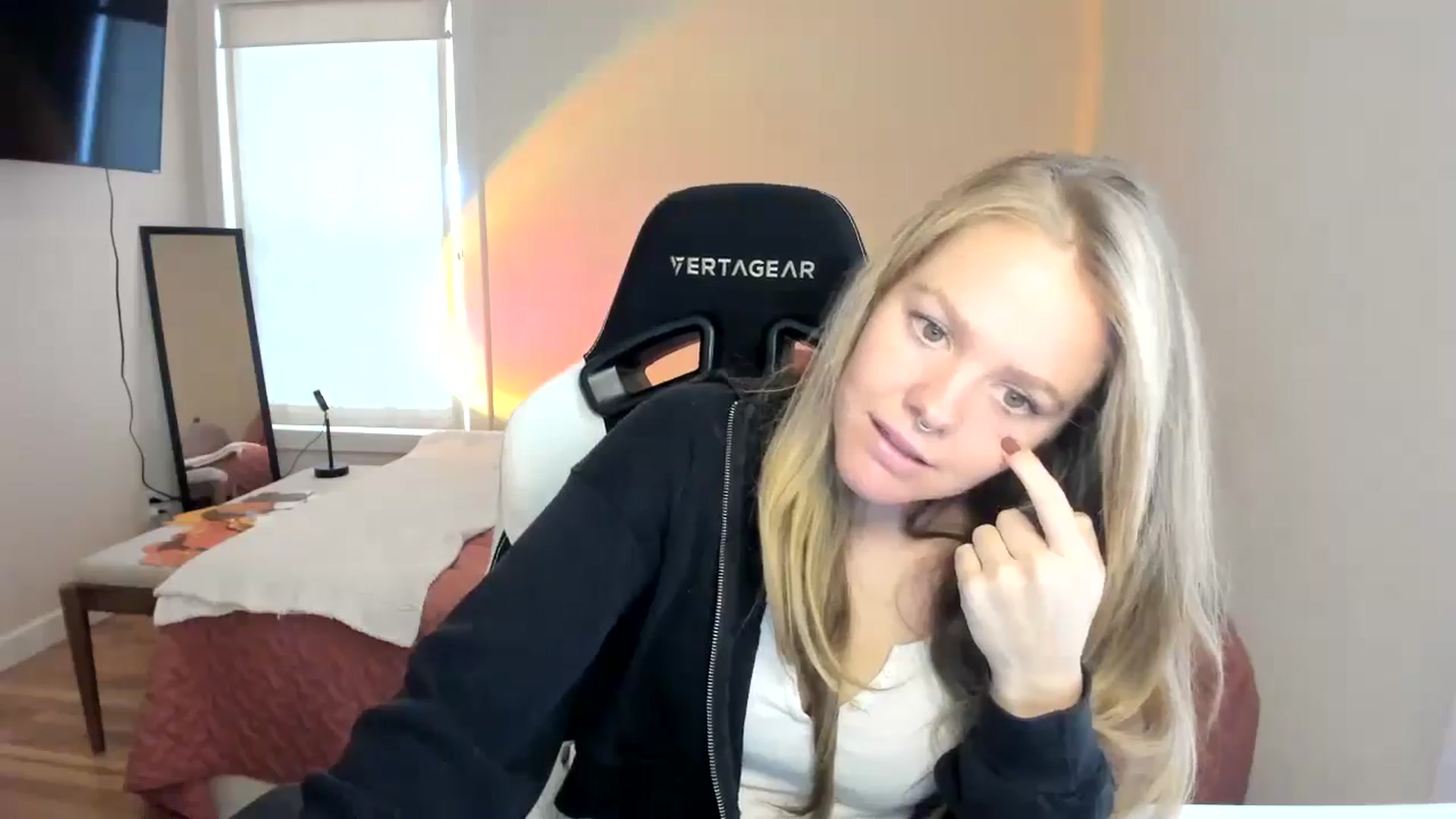 Gallery image thumbnail from Sasssykassy's myfreecams stream on, 10/31/2024, 21:02 image 14 of 20