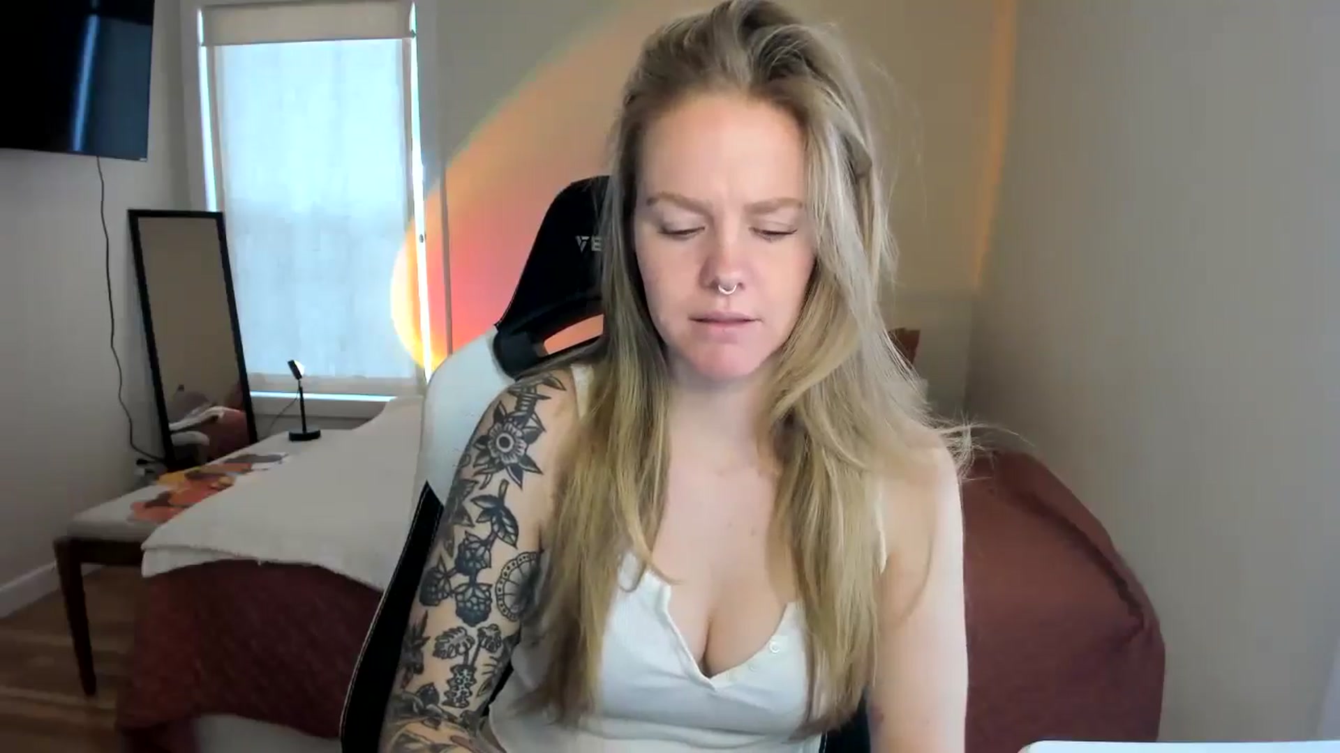Gallery image thumbnail from Sasssykassy's myfreecams stream on, 10/31/2024, 21:02 image 3 of 20