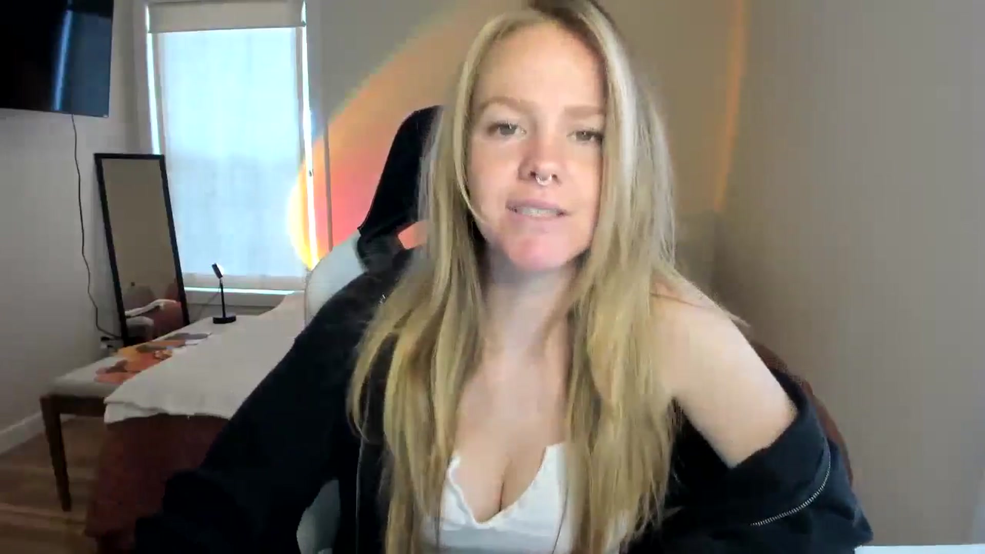 Gallery image thumbnail from Sasssykassy's myfreecams stream on, 10/31/2024, 21:02 image 11 of 20