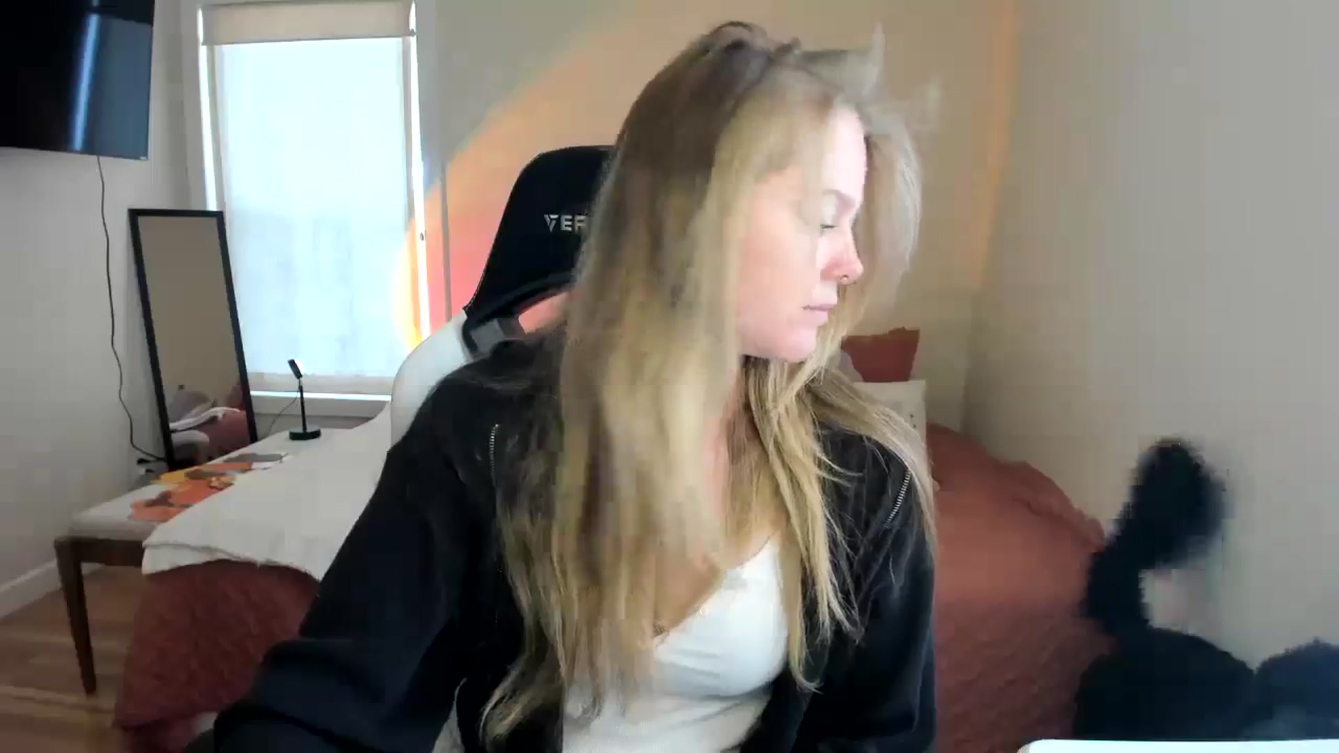 Gallery image thumbnail from Sasssykassy's myfreecams stream on, 10/31/2024, 21:02 image 8 of 20
