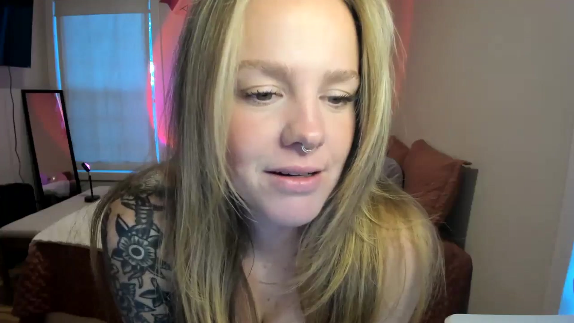 Gallery image thumbnail from Sasssykassy's myfreecams stream on, 11/14/2024, 24:33 image 12 of 20