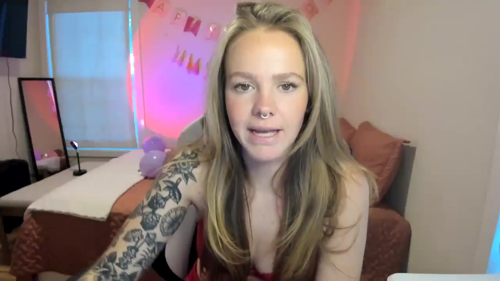 Gallery image thumbnail from Sasssykassy's myfreecams stream on, 11/14/2024, 24:33 image 20 of 20