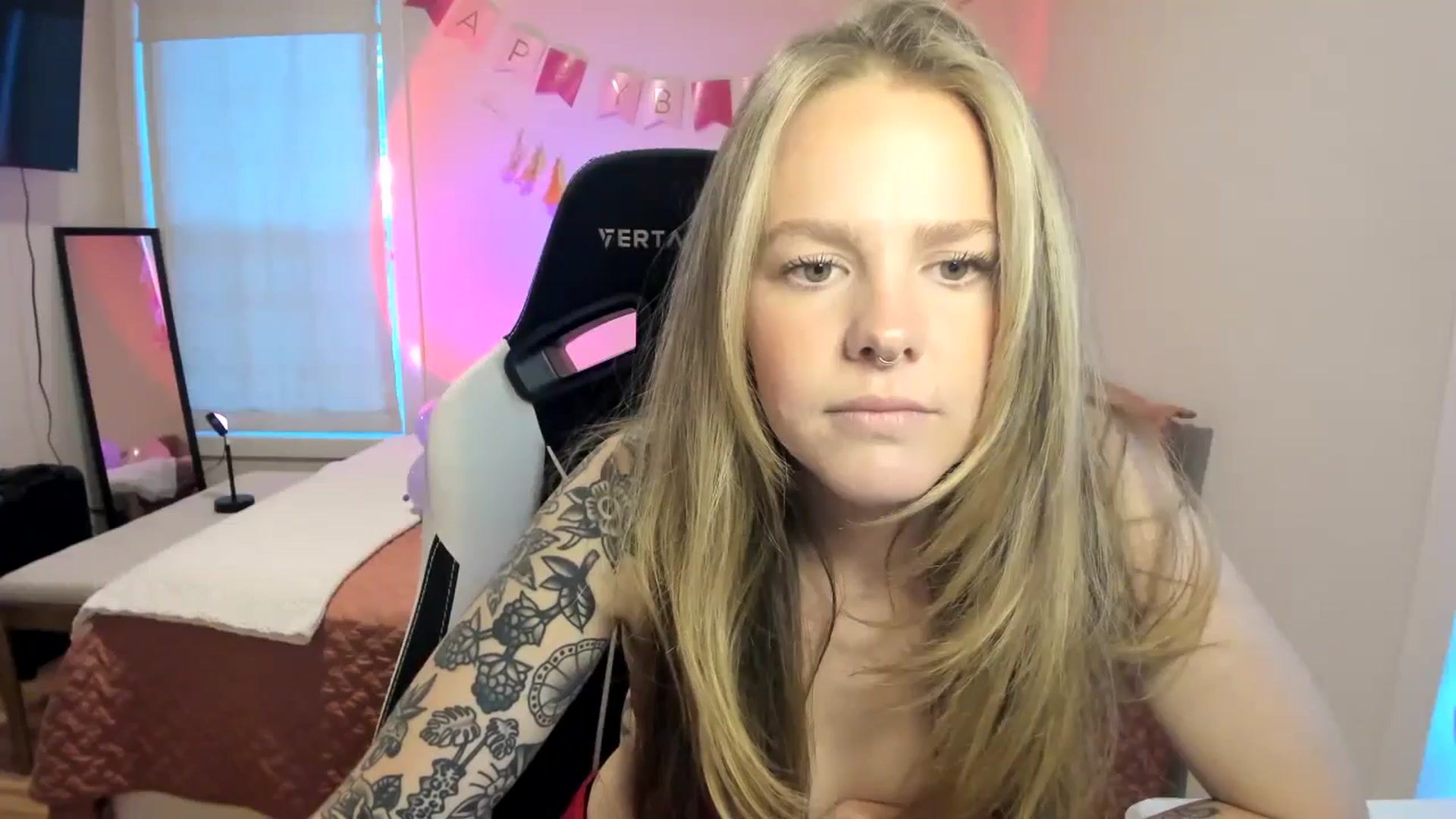 Gallery image thumbnail from Sasssykassy's myfreecams stream on, 11/14/2024, 24:33 image 16 of 20