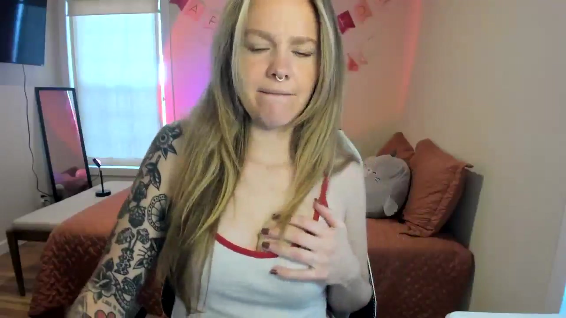 Gallery image thumbnail from Sasssykassy's myfreecams stream on, 11/21/2024, 22:55 image 4 of 20