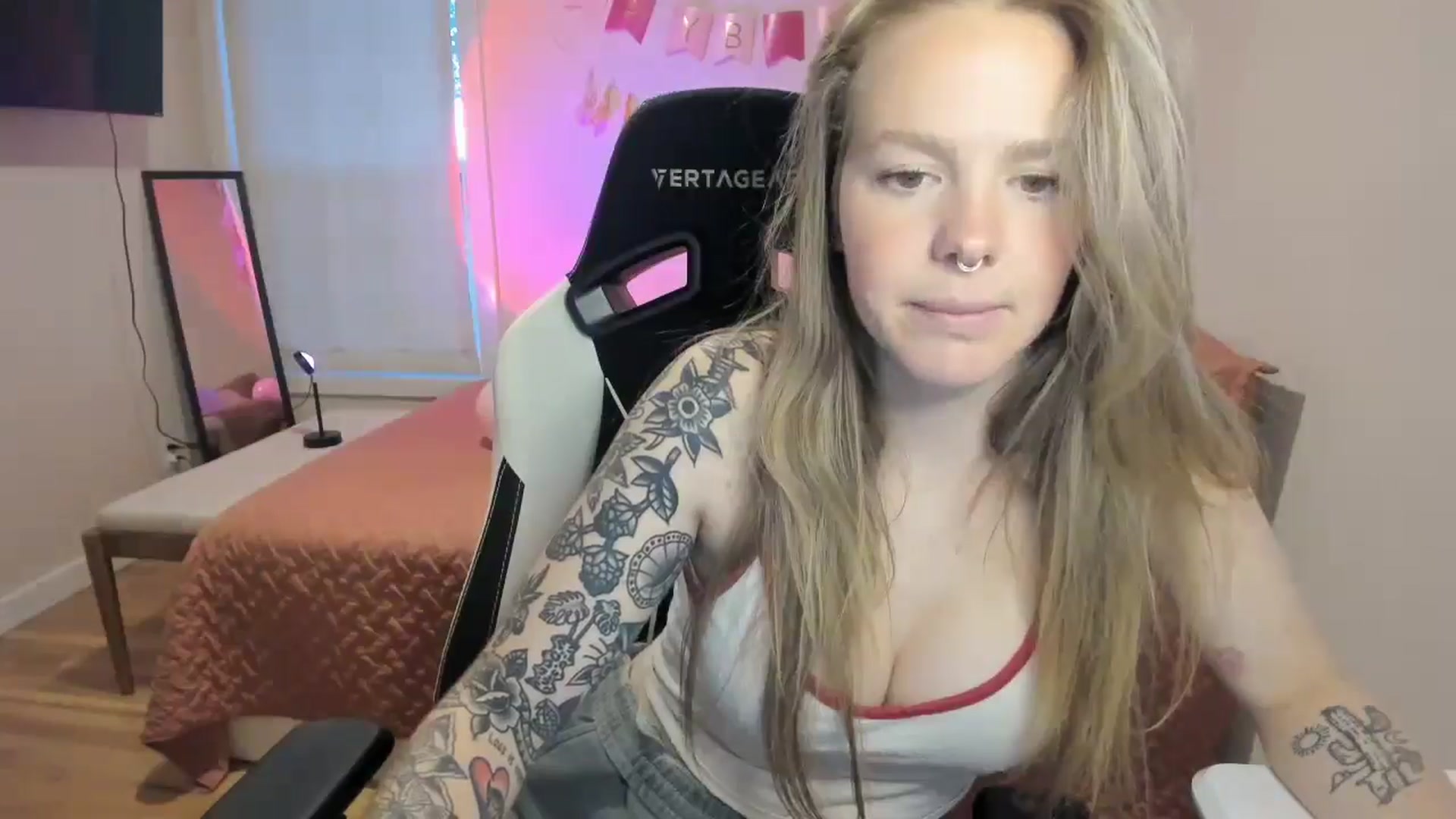 Gallery image thumbnail from Sasssykassy's myfreecams stream on, 11/22/2024, 01:09 image 7 of 20