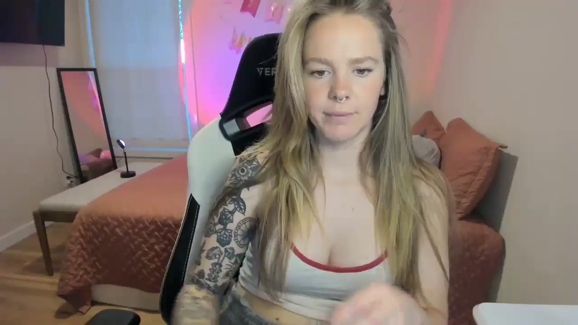 Gallery image thumbnail from Sasssykassy's myfreecams stream on, 11/22/2024, 01:09 image 6 of 20