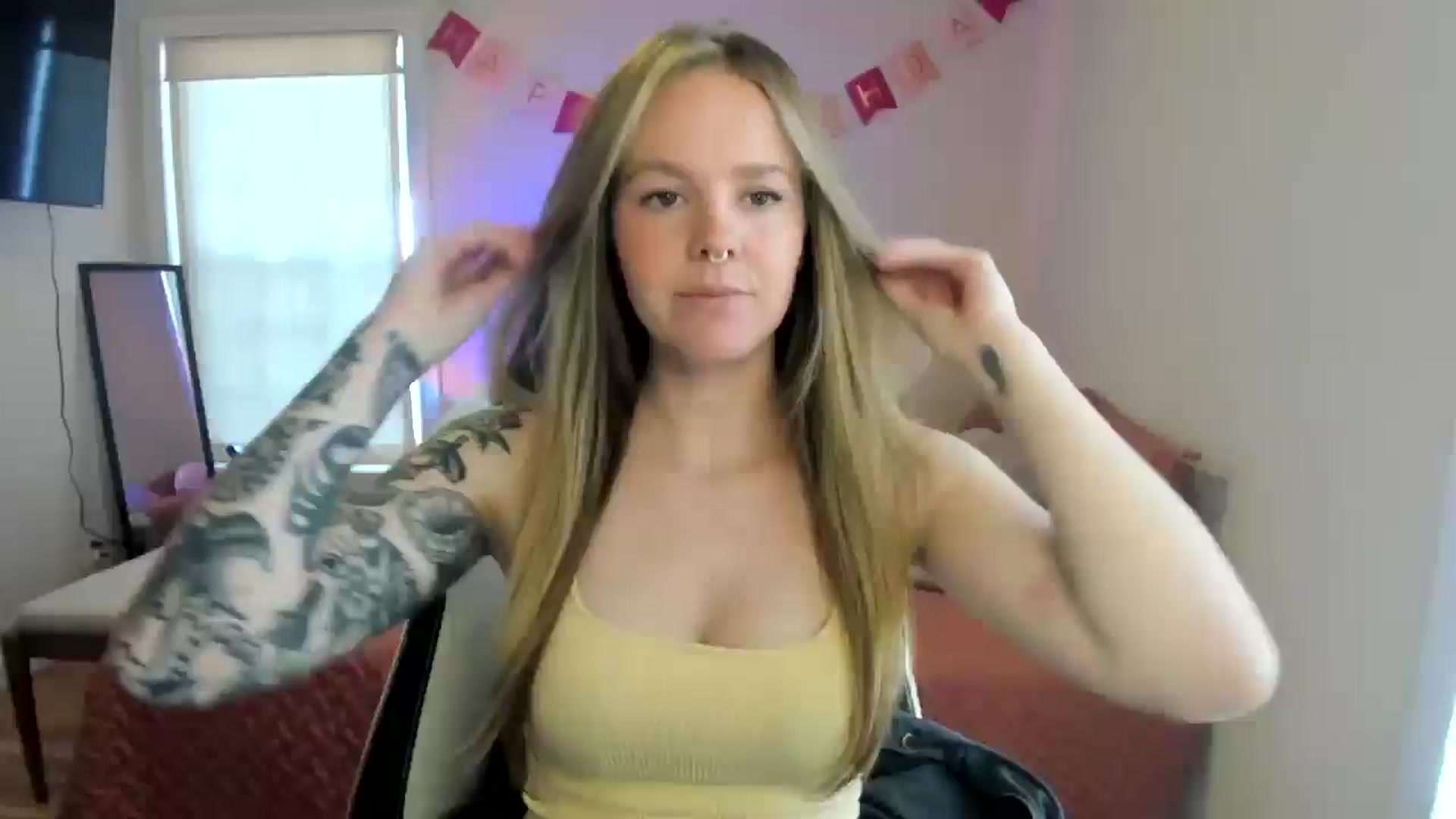 Gallery image thumbnail from Sasssykassy's myfreecams stream on, 11/22/2024, 23:35 image 1 of 20