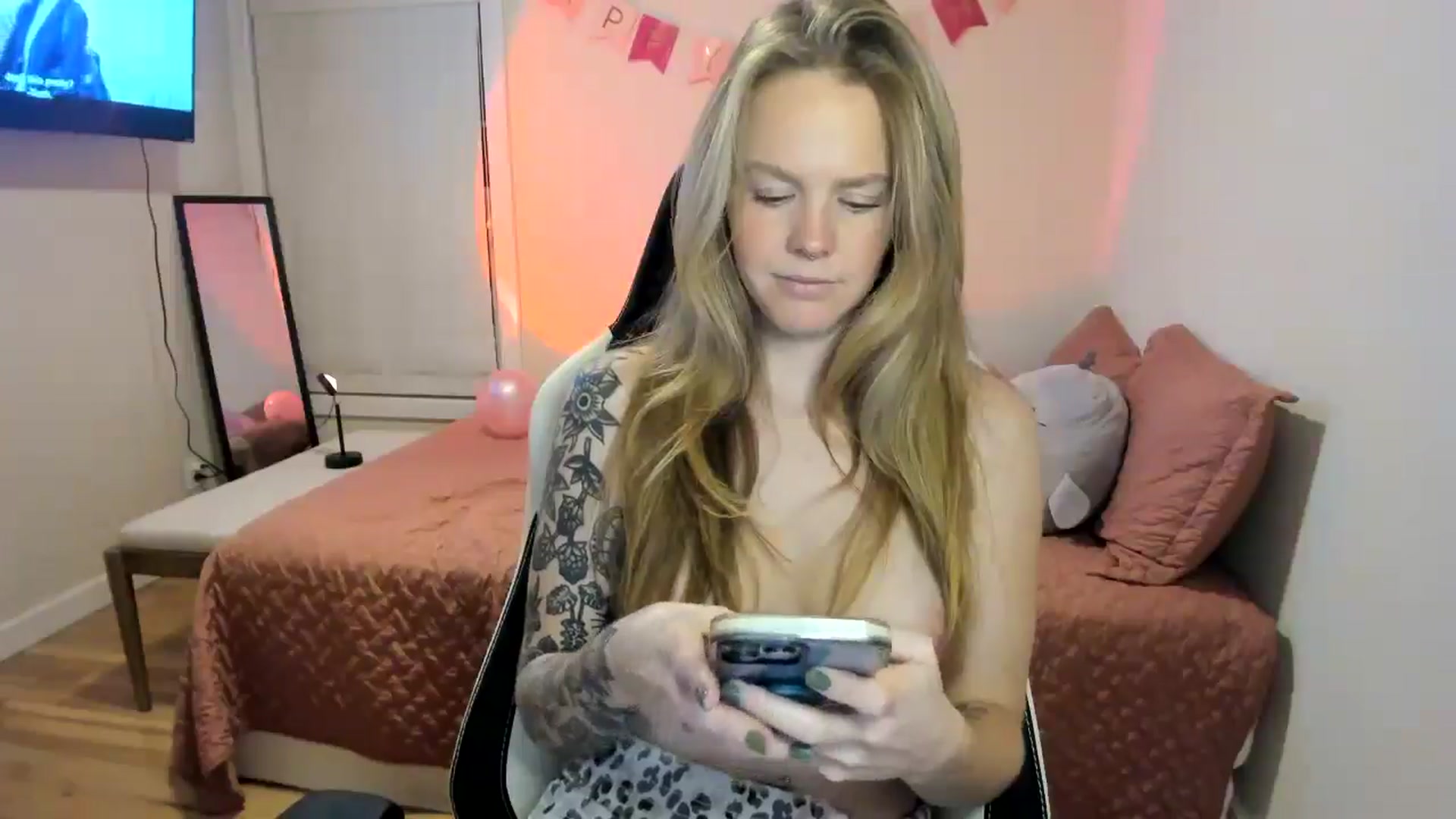 Gallery image thumbnail from Sasssykassy's myfreecams stream on, 11/27/2024, 03:05 image 6 of 20