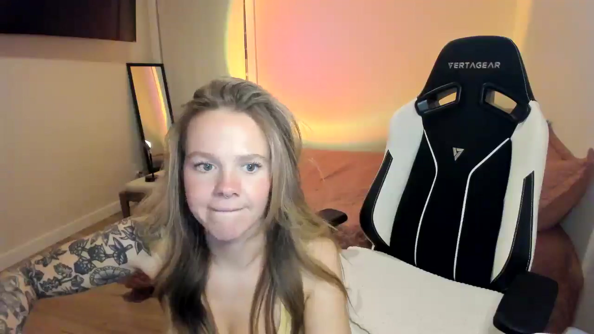 Gallery image thumbnail from Sasssykassy's myfreecams stream on, 11/28/2024, 02:28 image 15 of 20