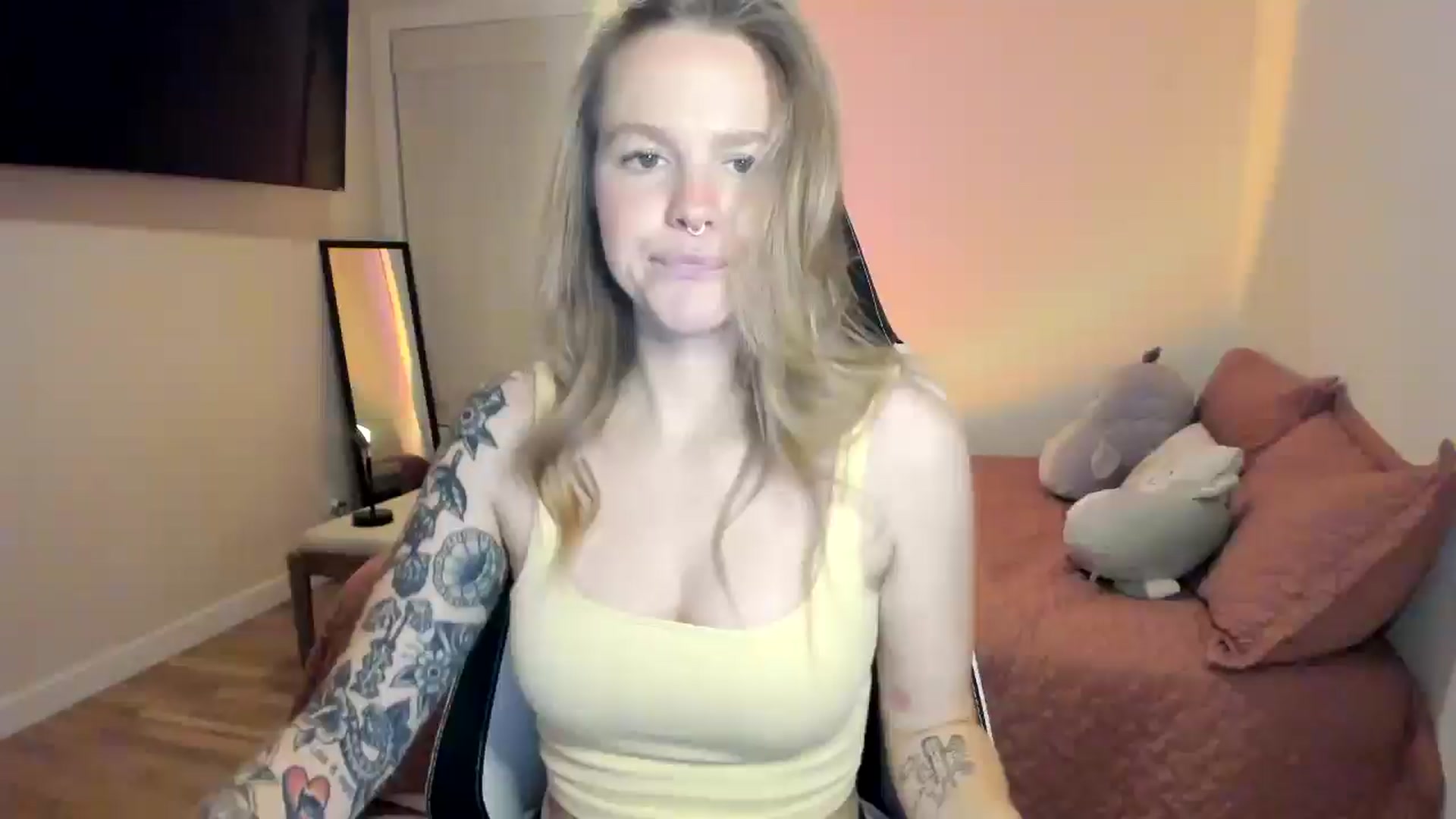 Gallery image thumbnail from Sasssykassy's myfreecams stream on, 11/28/2024, 02:28 image 9 of 20