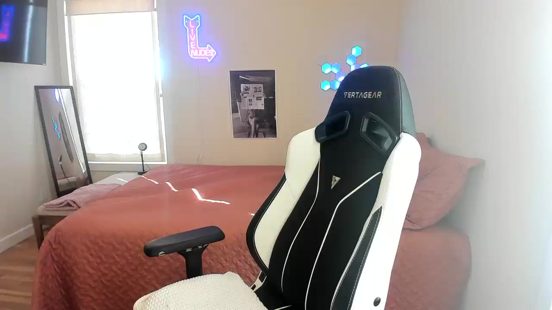Gallery image thumbnail from Sasssykassy's myfreecams stream on, 12/01/2024, 22:50 image 7 of 20