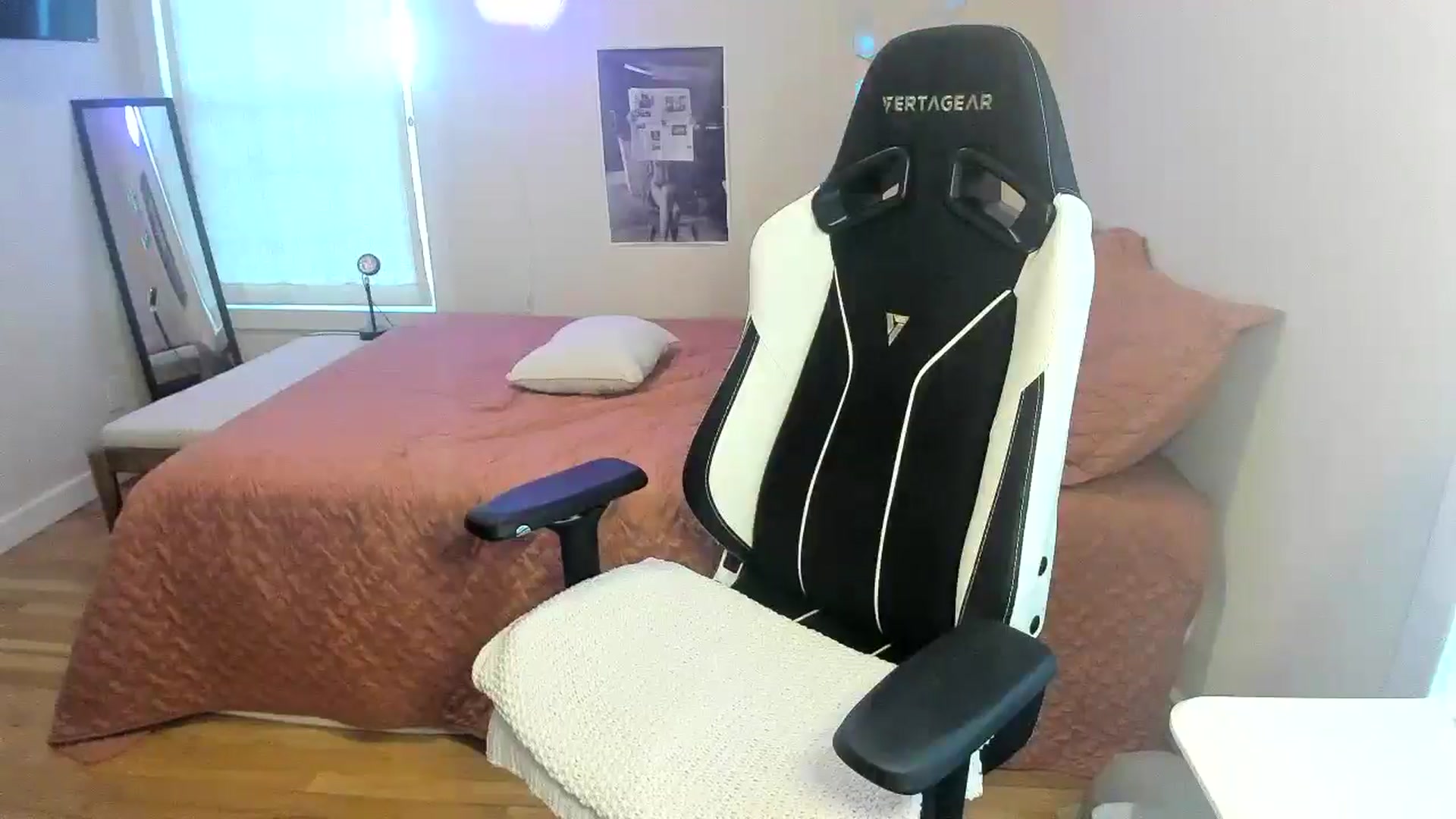 Gallery image thumbnail from Sasssykassy's myfreecams stream on, 12/01/2024, 23:35 image 8 of 20