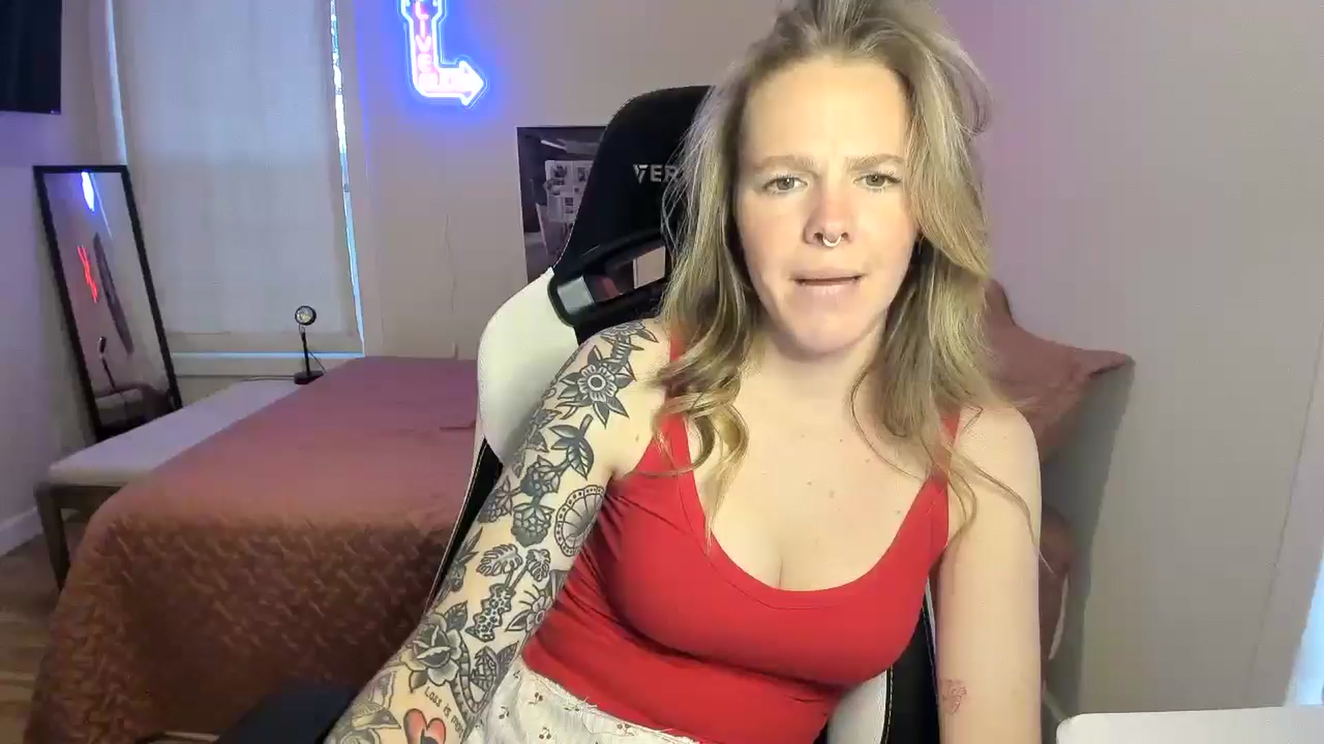 Gallery image thumbnail from Sasssykassy's myfreecams stream on, 12/04/2024, 01:06 image 16 of 20