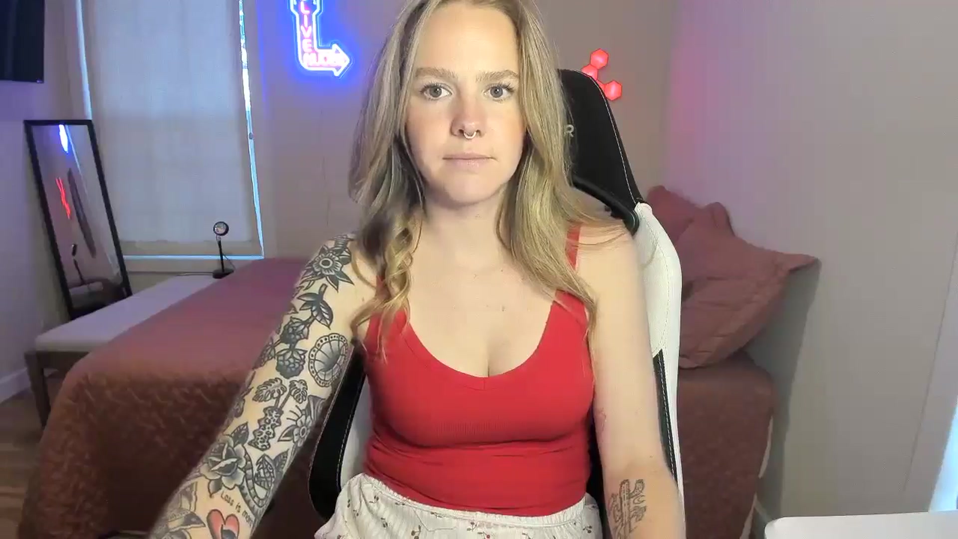 Gallery image thumbnail from Sasssykassy's myfreecams stream on, 12/04/2024, 01:06 image 15 of 20