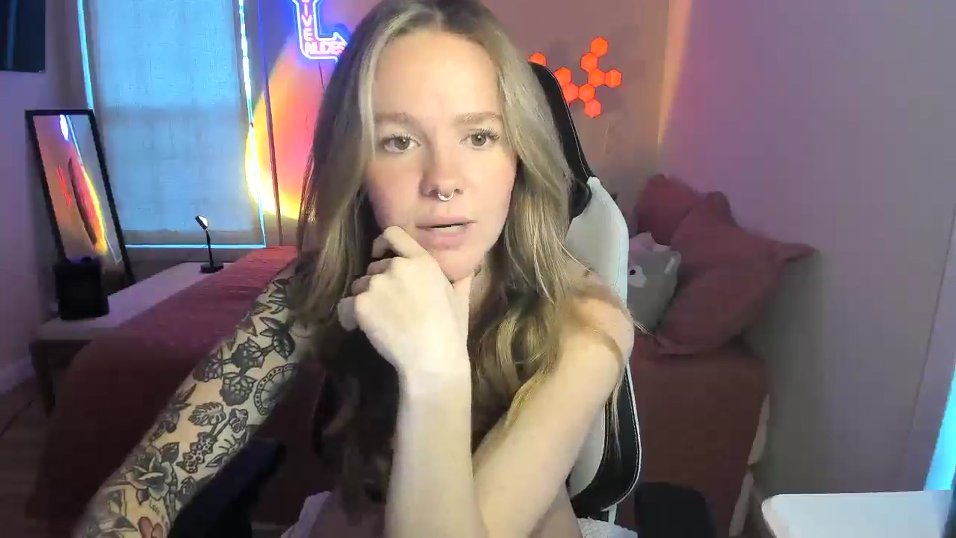 Gallery image thumbnail from Sasssykassy's myfreecams stream on, 12/10/2024, 24:45 image 5 of 20