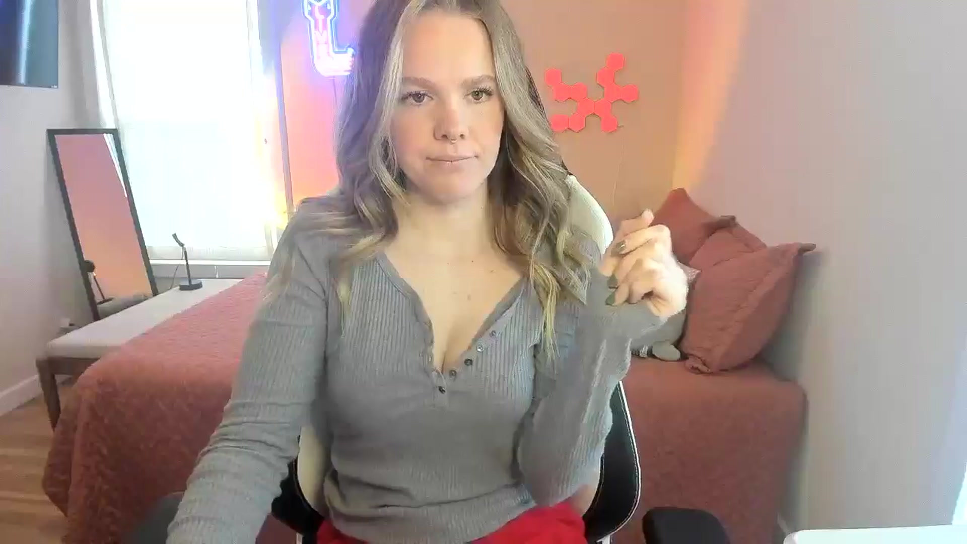 Gallery image thumbnail from Sasssykassy's myfreecams stream on, 12/15/2024, 23:00 image 3 of 20