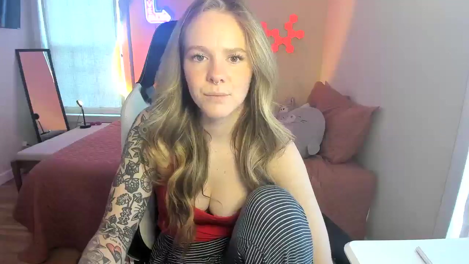 Gallery image thumbnail from Sasssykassy's myfreecams stream on, 12/16/2024, 23:32 image 17 of 20