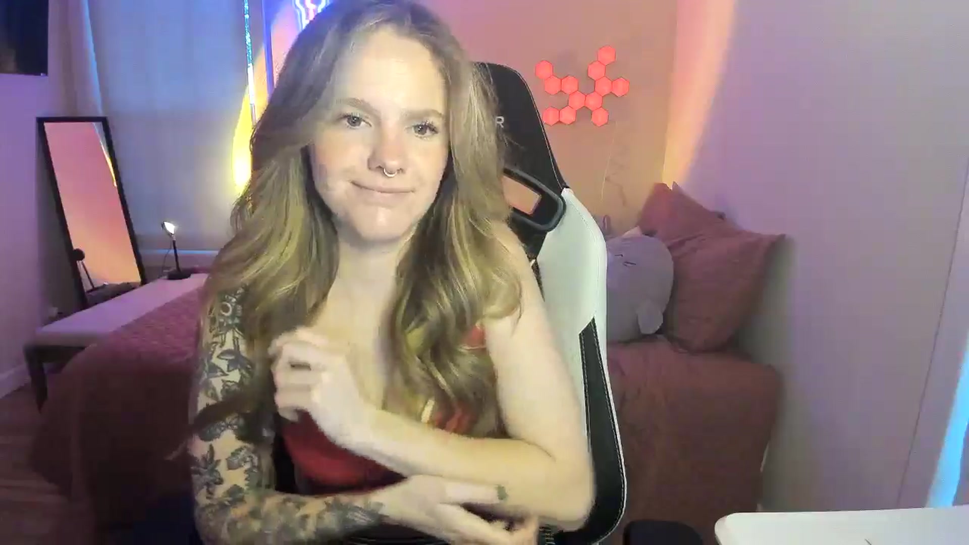 Gallery image thumbnail from Sasssykassy's myfreecams stream on, 12/17/2024, 24:53 image 18 of 20