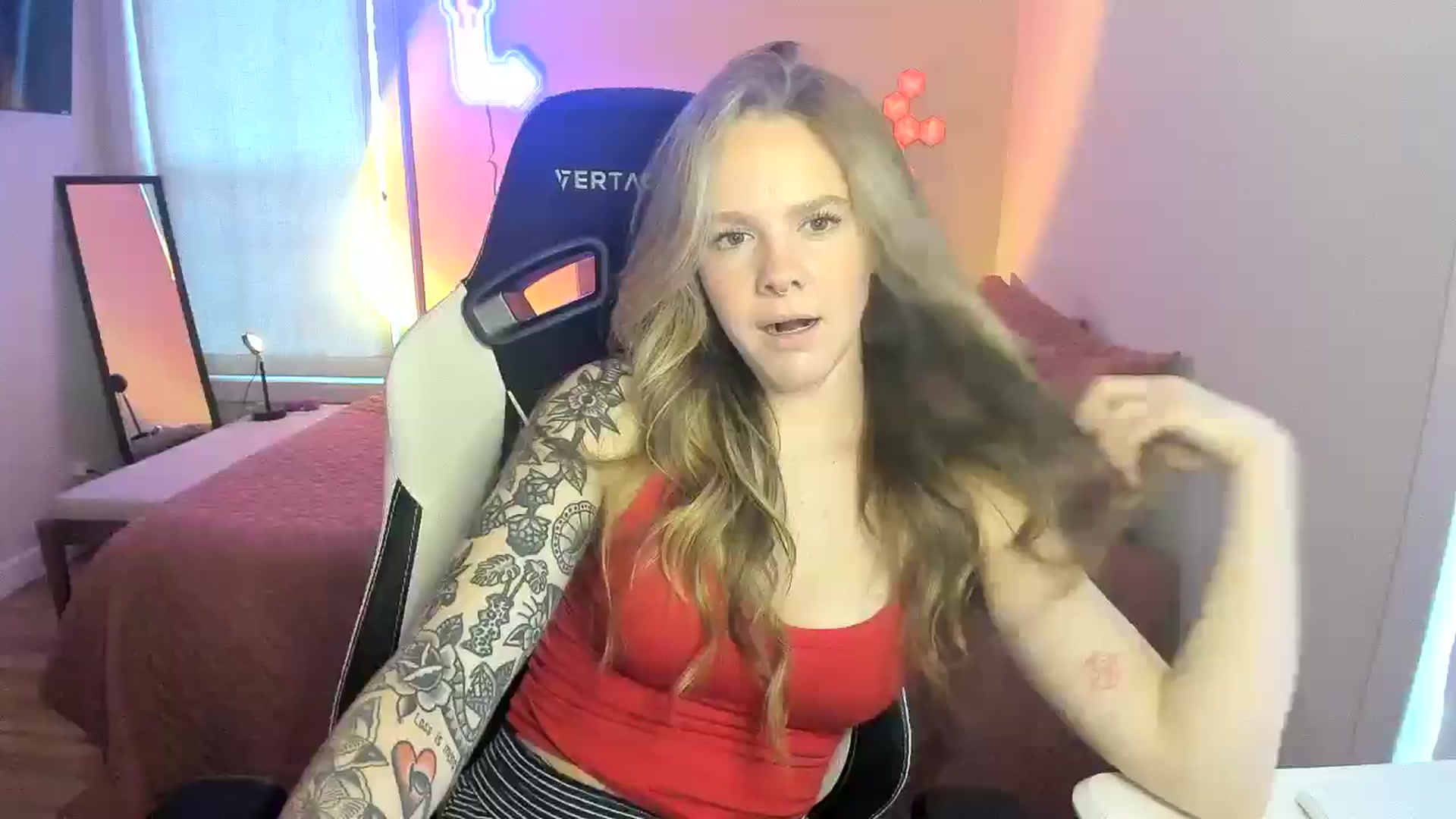 Gallery image thumbnail from Sasssykassy's myfreecams stream on, 12/17/2024, 24:53 image 1 of 20