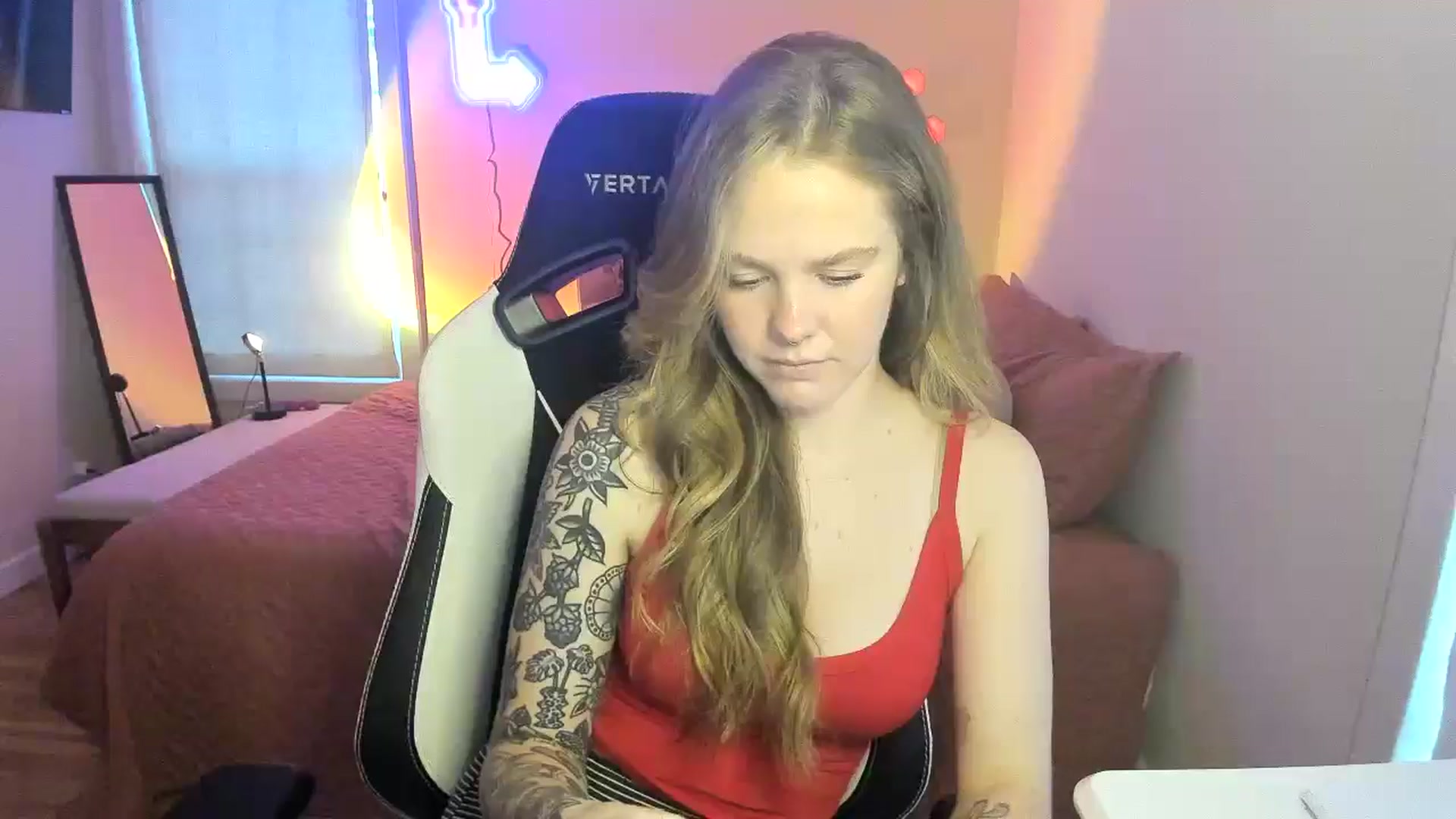 Gallery image thumbnail from Sasssykassy's myfreecams stream on, 12/17/2024, 24:53 image 7 of 20