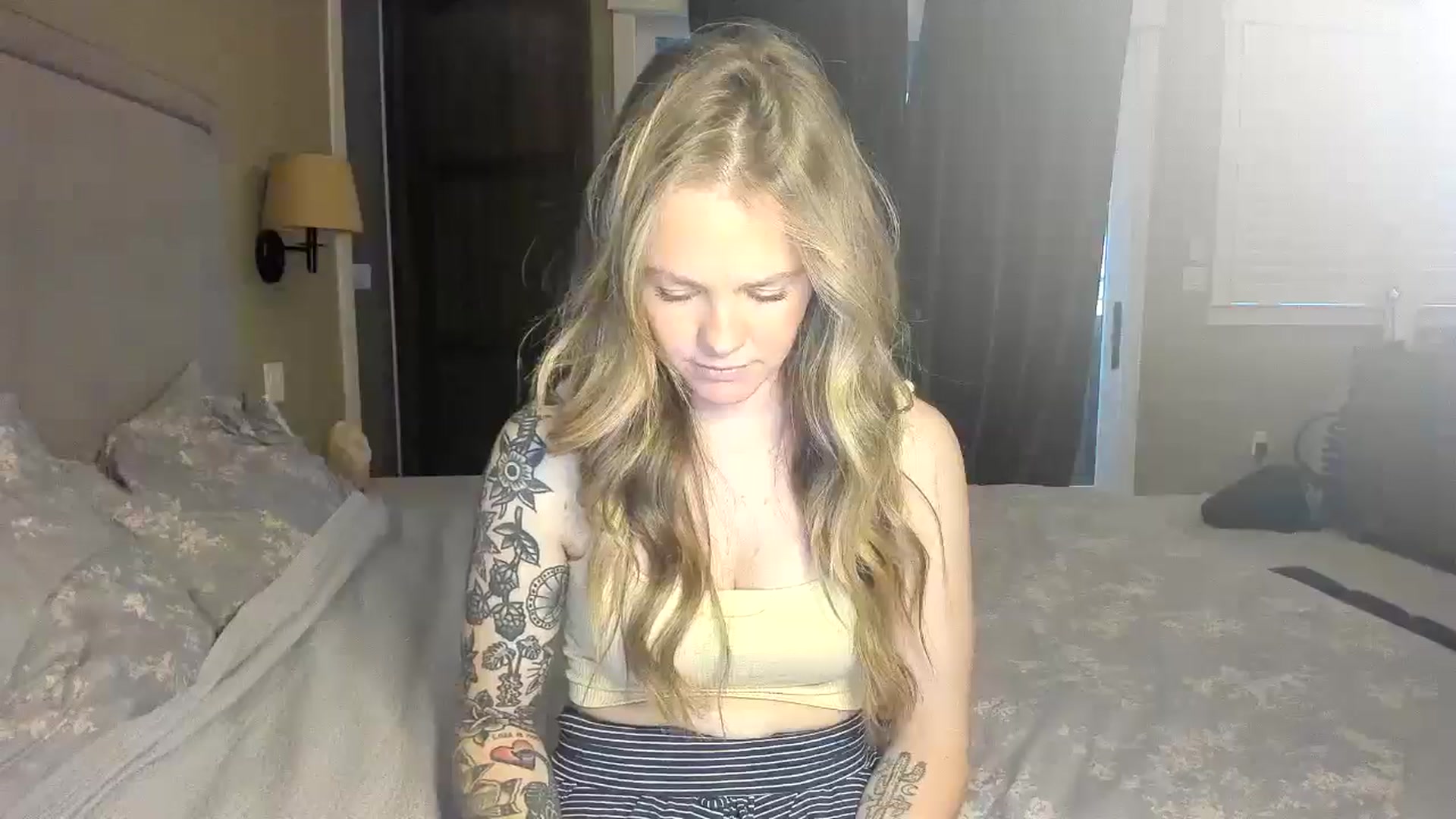 Gallery image thumbnail from Sasssykassy's myfreecams stream on, 12/24/2024, 01:01 image 16 of 20