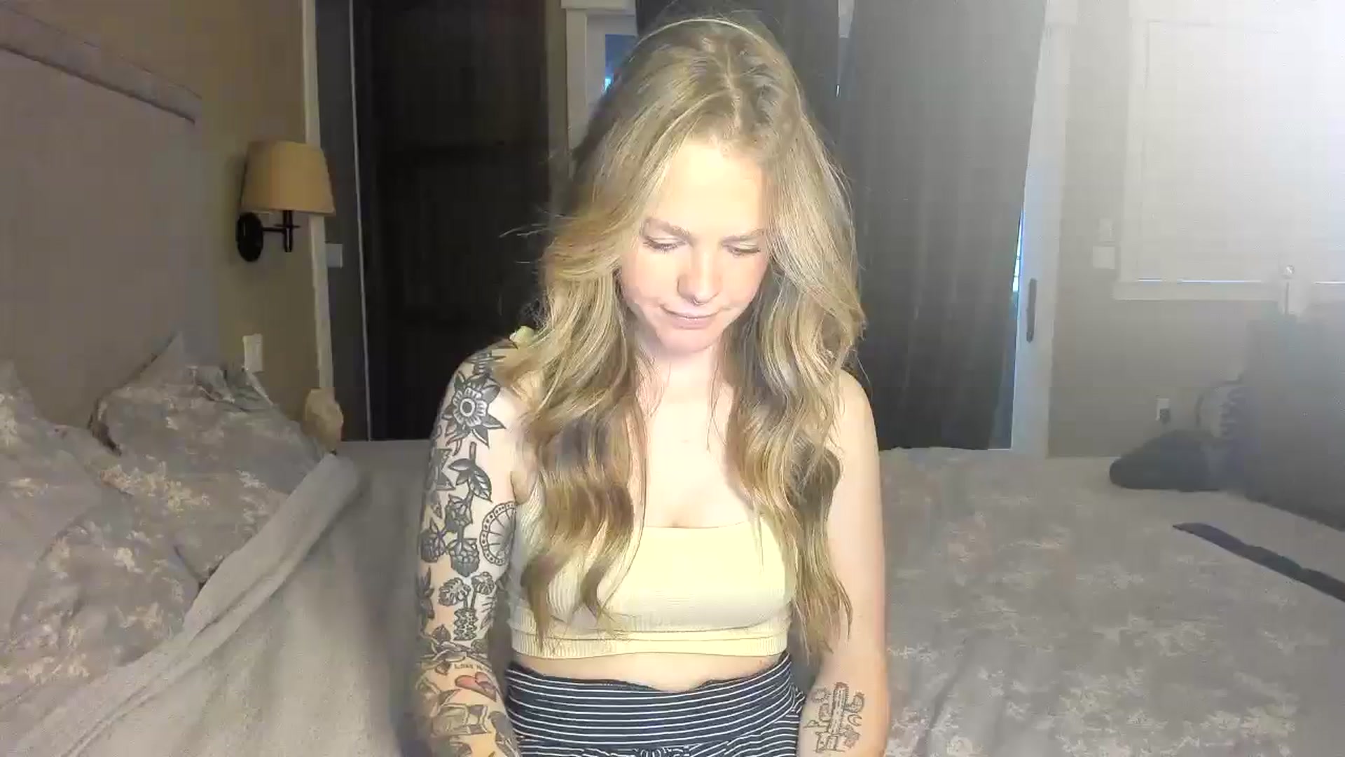 Gallery image thumbnail from Sasssykassy's myfreecams stream on, 12/24/2024, 01:01 image 17 of 20
