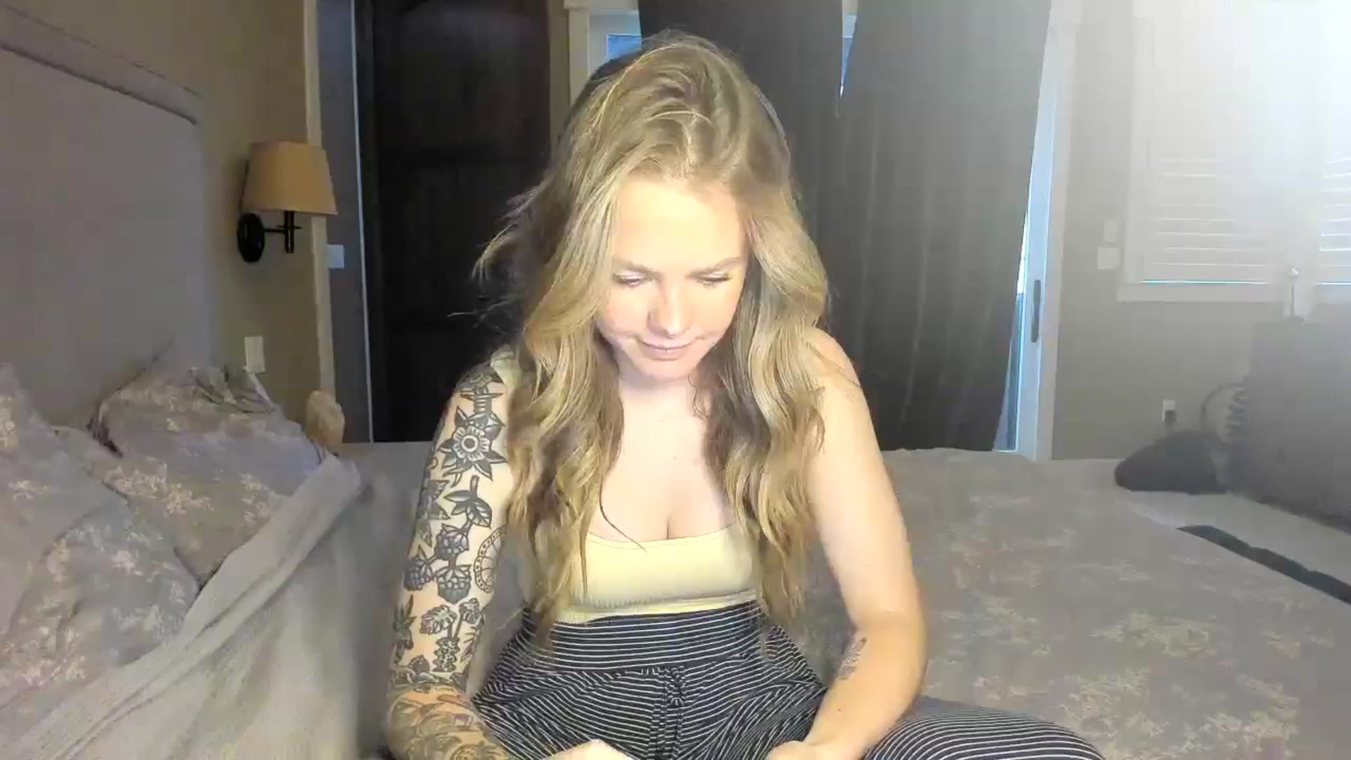 Gallery image thumbnail from Sasssykassy's myfreecams stream on, 12/24/2024, 01:01 image 12 of 20