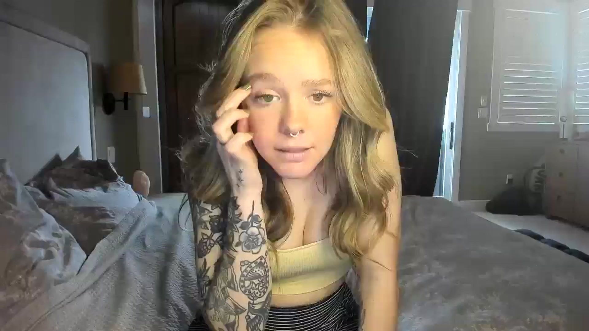 Gallery image thumbnail from Sasssykassy's myfreecams stream on, 12/24/2024, 01:01 image 5 of 20