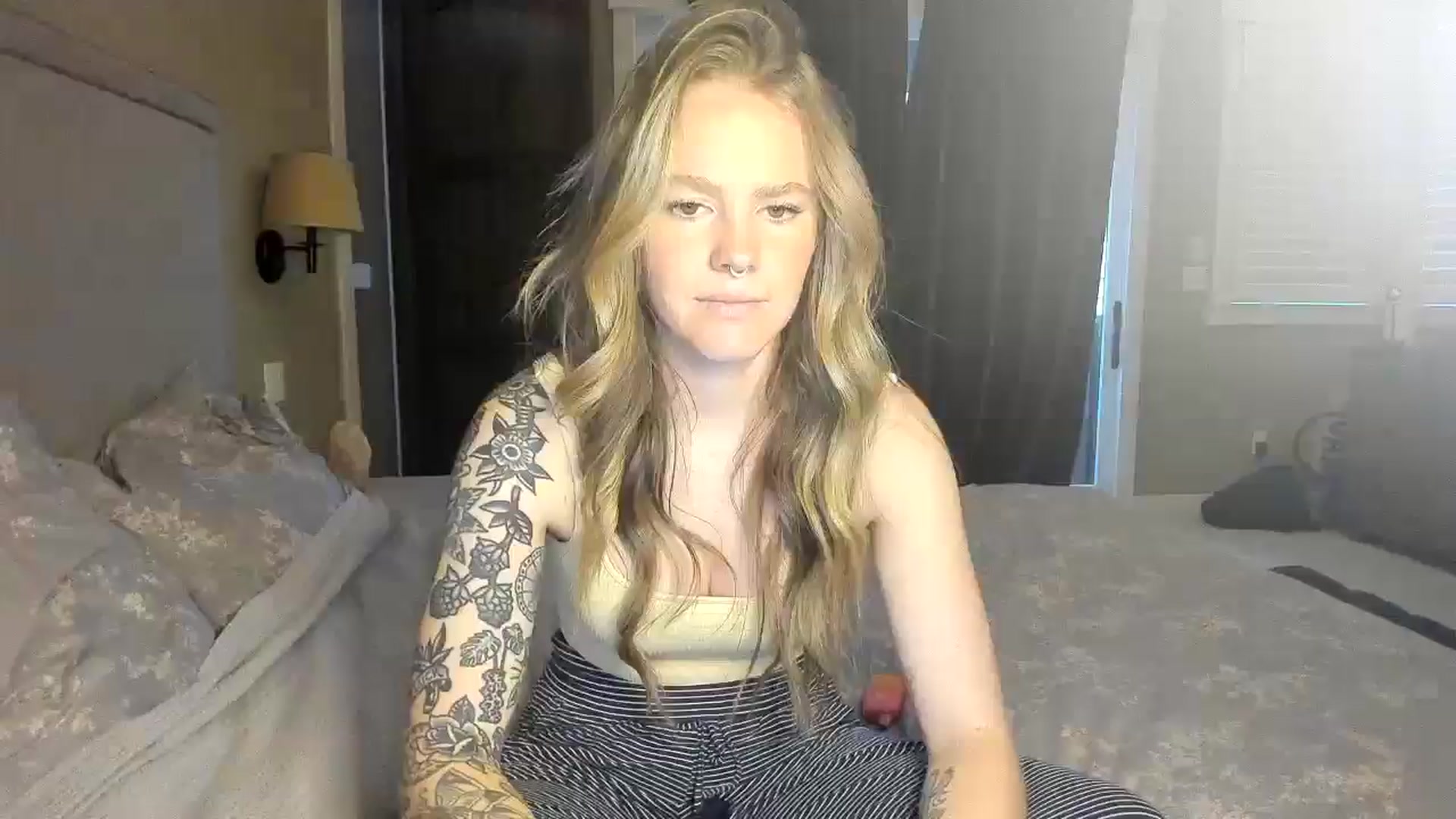 Gallery image thumbnail from Sasssykassy's myfreecams stream on, 12/24/2024, 01:01 image 13 of 20