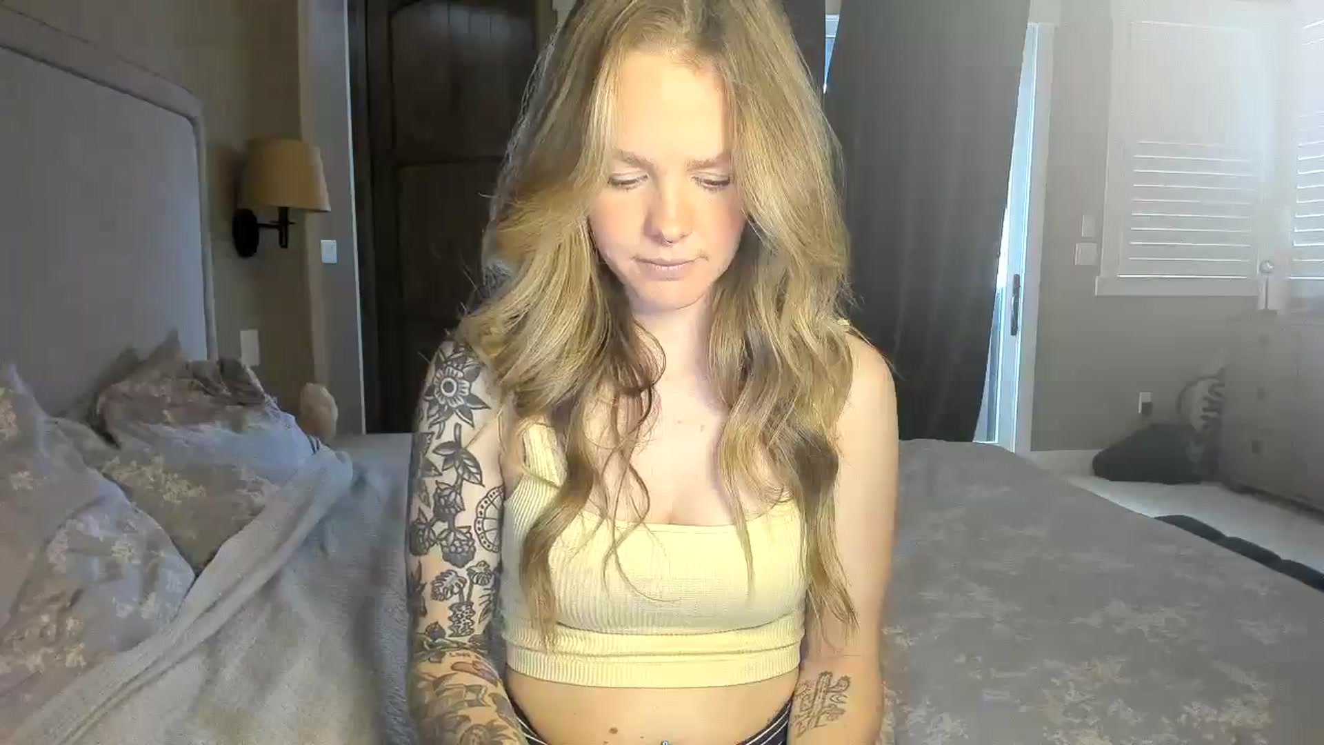 Gallery image thumbnail from Sasssykassy's myfreecams stream on, 12/24/2024, 01:01 image 7 of 20