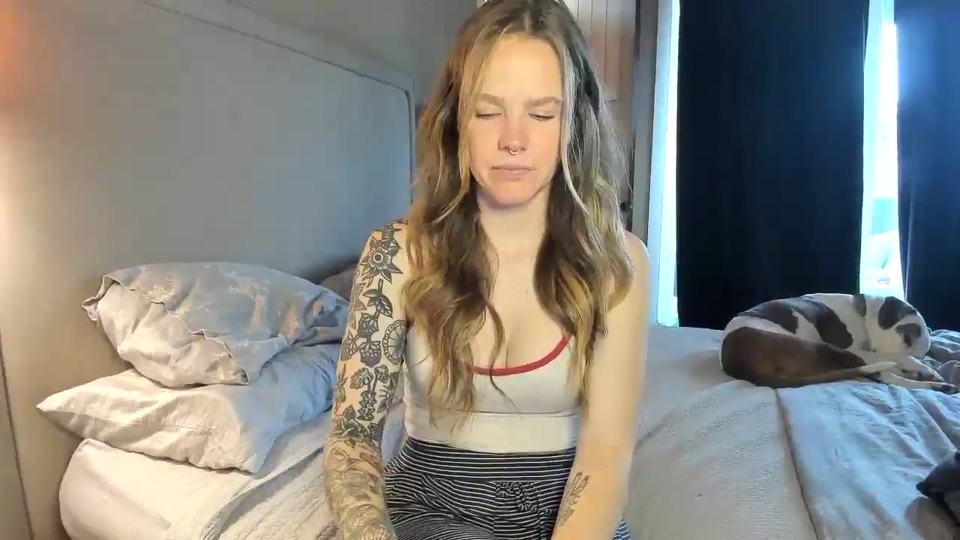Gallery image thumbnail from Sasssykassy's myfreecams stream on, 12/28/2024, 22:40 image 12 of 20