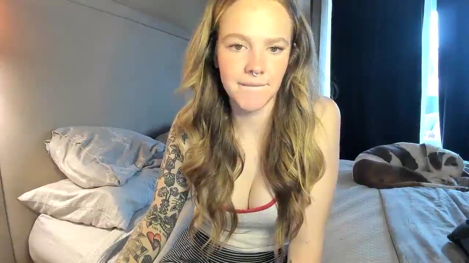 Gallery image thumbnail from Sasssykassy's myfreecams stream on, 12/28/2024, 22:40 image 5 of 20