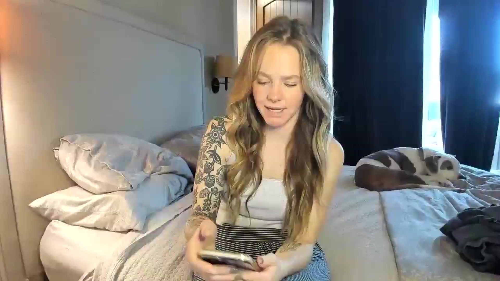 Gallery image thumbnail from Sasssykassy's myfreecams stream on, 12/28/2024, 22:40 image 1 of 20