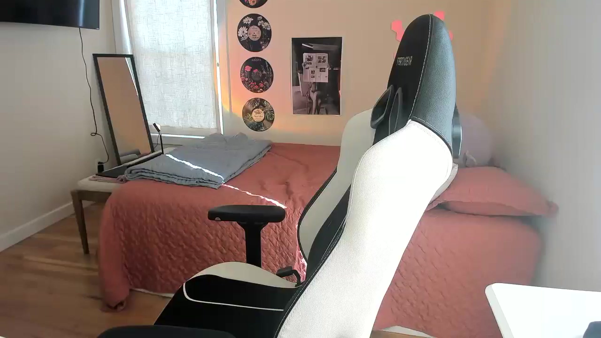 Gallery image thumbnail from Sasssykassy's myfreecams stream on, 01/13/2025, 22:54 image 5 of 20