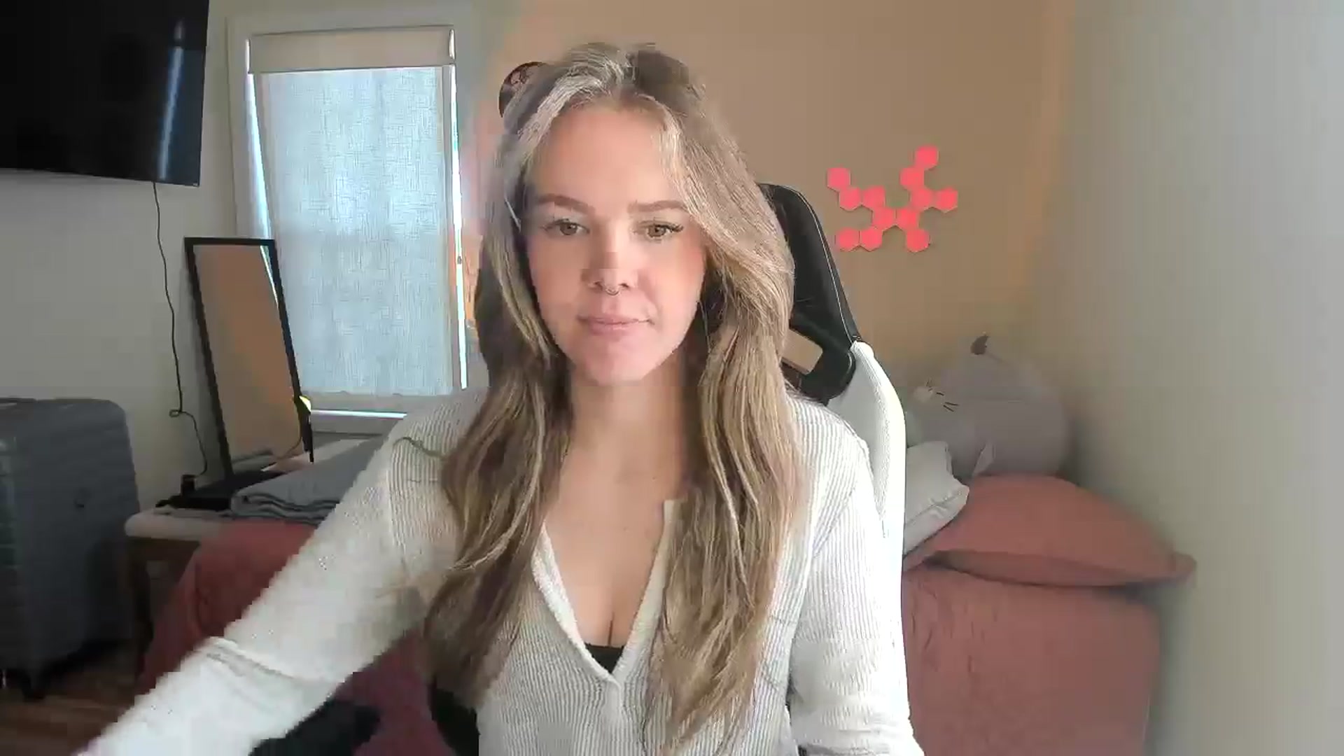 Gallery image thumbnail from Sasssykassy's myfreecams stream on, 01/16/2025, 20:55 image 6 of 20