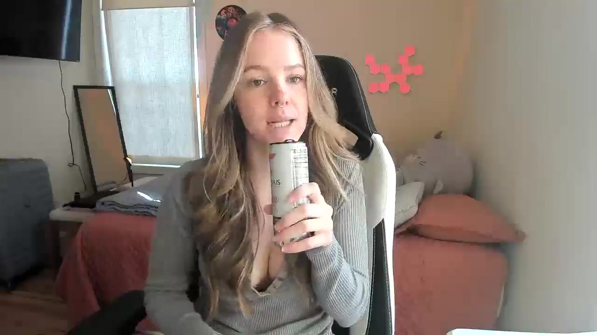 Gallery image thumbnail from Sasssykassy's myfreecams stream on, 01/17/2025, 21:43 image 14 of 20