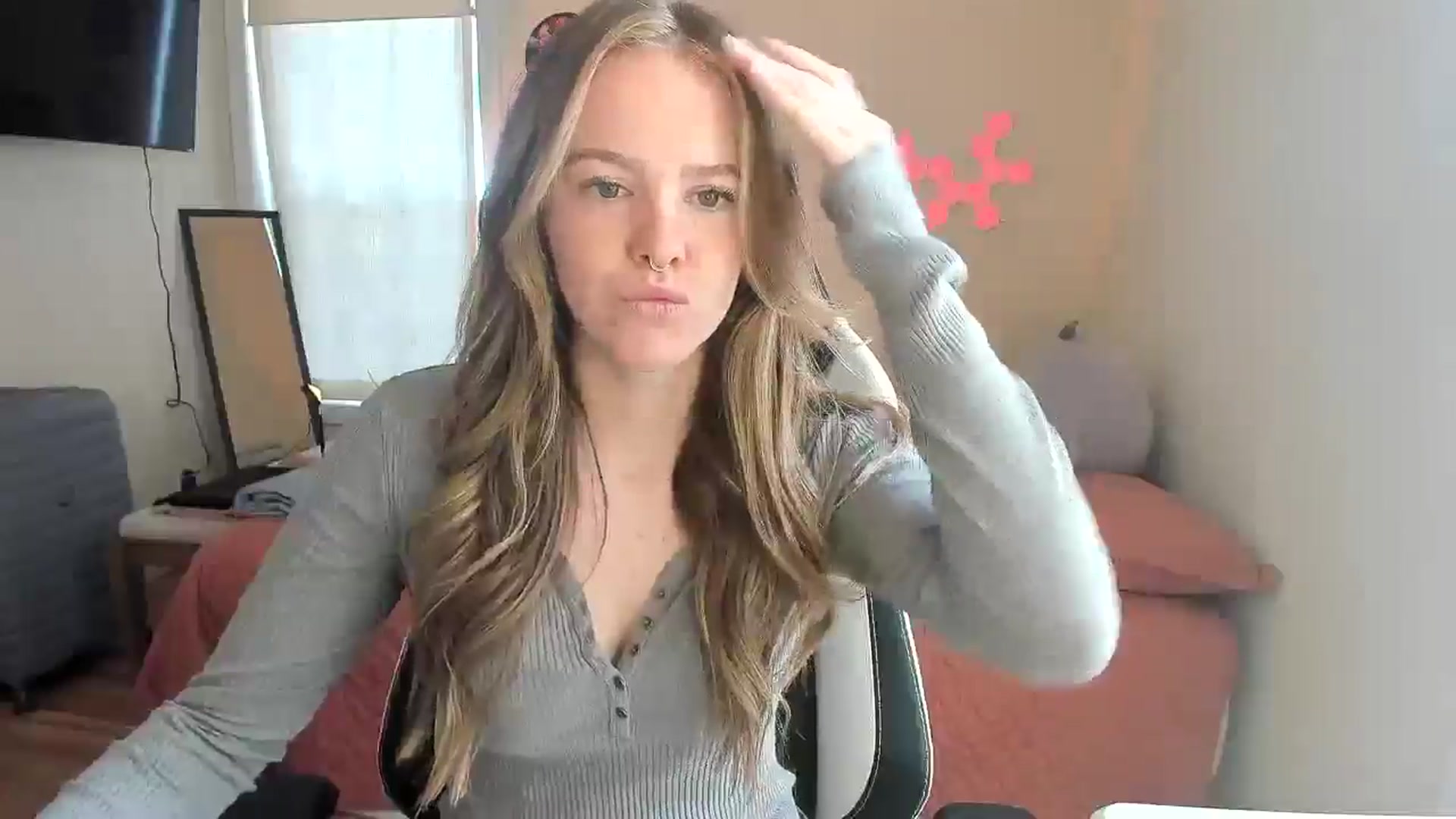 Gallery image thumbnail from Sasssykassy's myfreecams stream on, 01/17/2025, 21:43 image 2 of 20