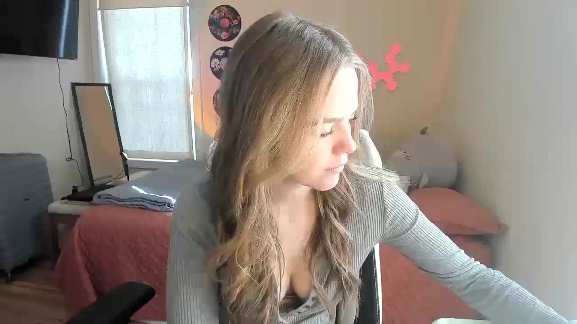 Gallery image thumbnail from Sasssykassy's myfreecams stream on, 01/17/2025, 21:43 image 12 of 20