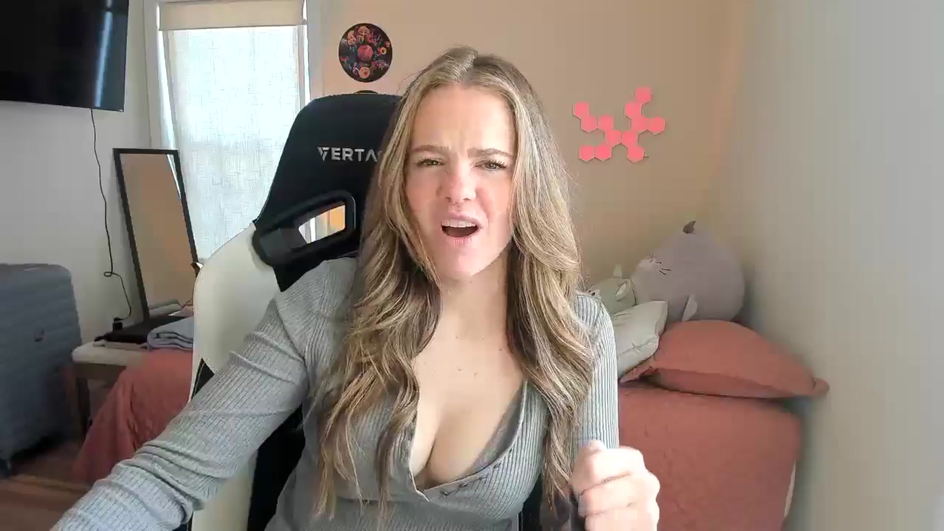 Gallery image thumbnail from Sasssykassy's myfreecams stream on, 01/17/2025, 22:27 image 2 of 20