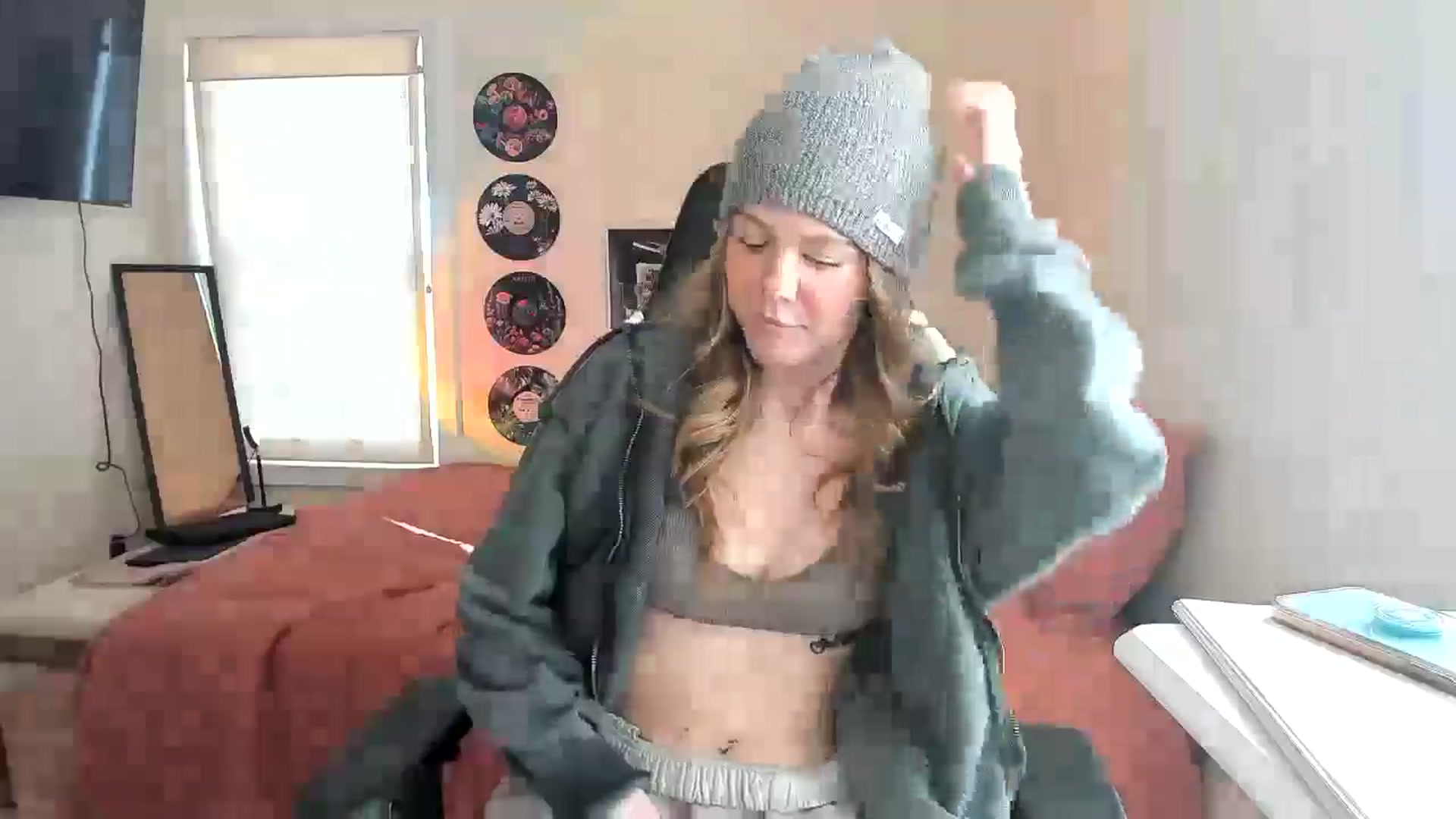 Gallery image thumbnail from Sasssykassy's myfreecams stream on, 01/27/2025, 22:36 image 13 of 20