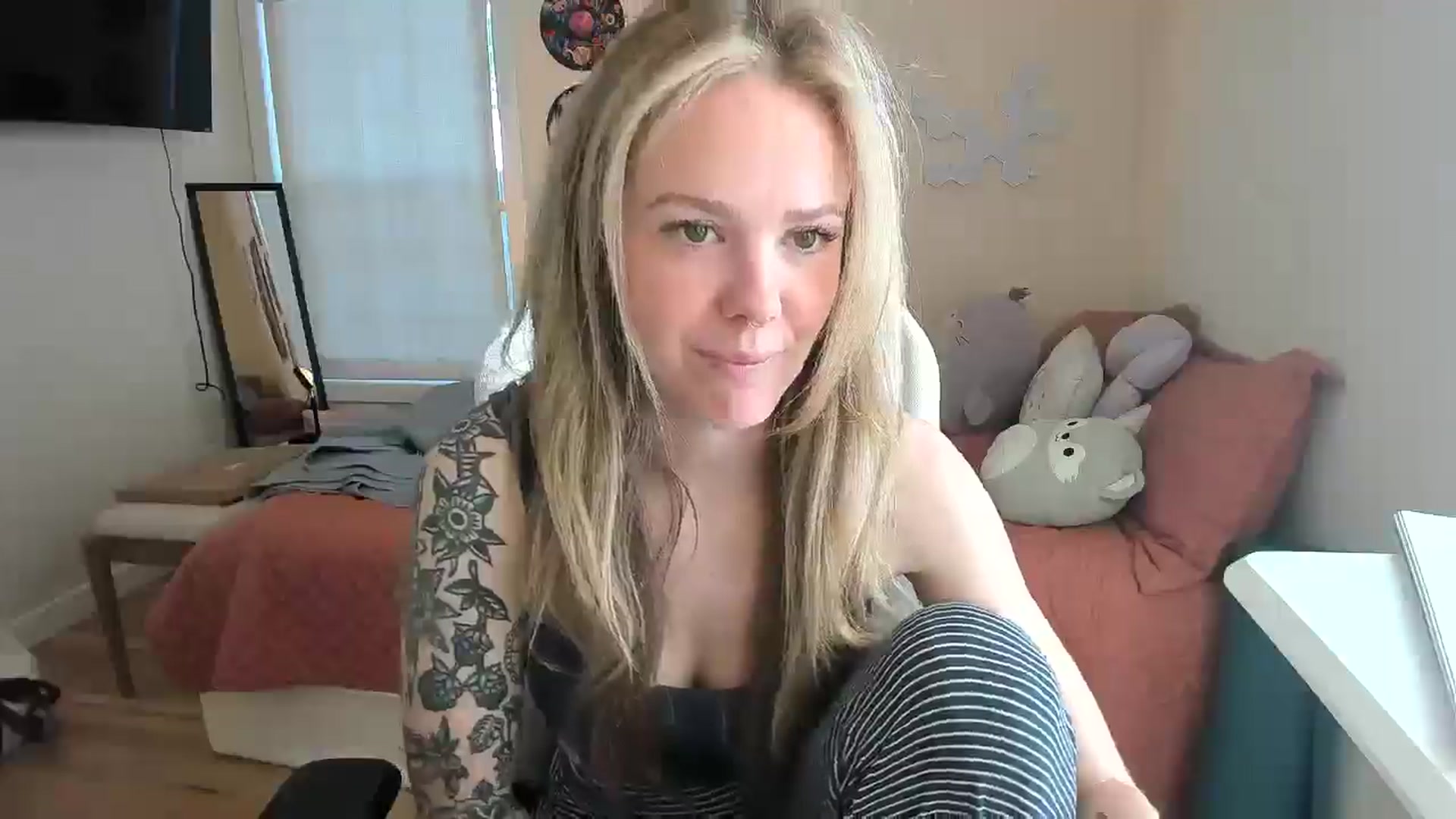 Gallery image thumbnail from Sasssykassy's myfreecams stream on, 02/25/2025, 19:27 image 19 of 20