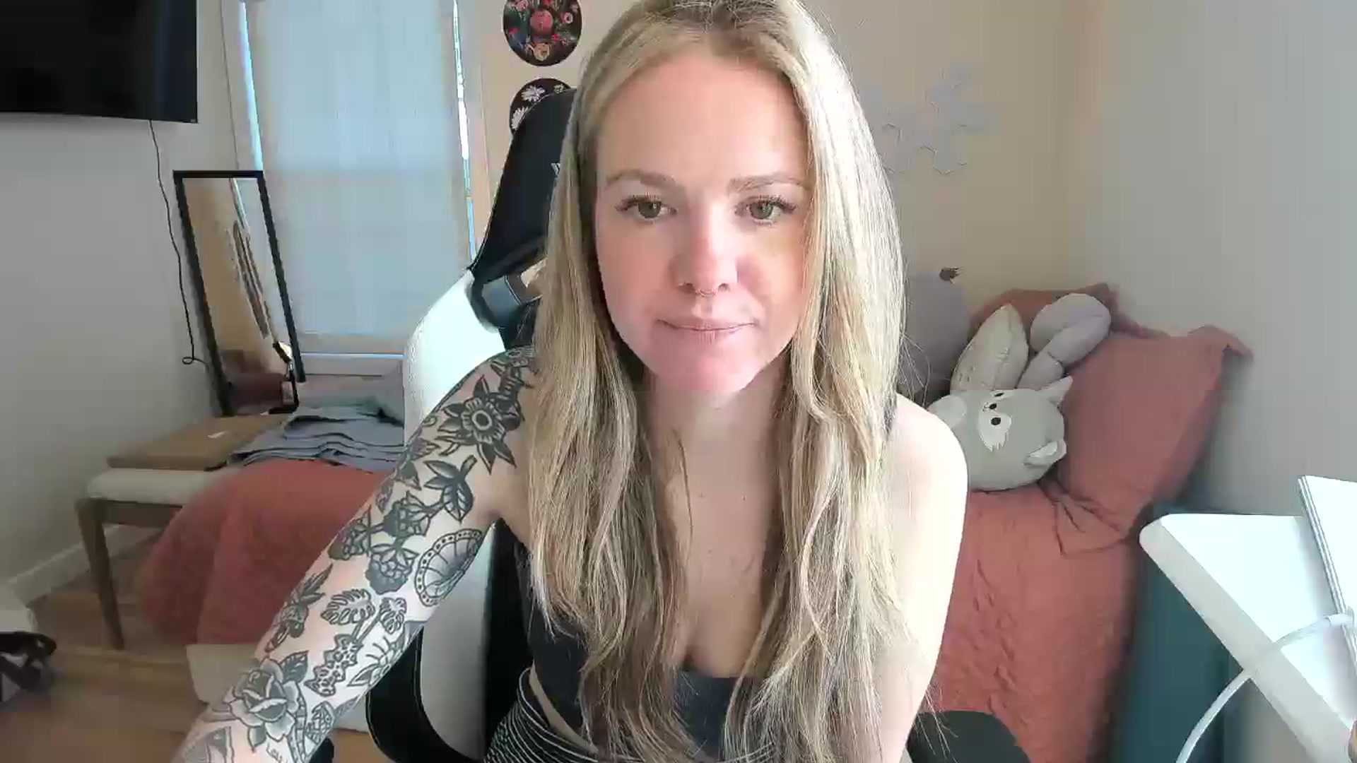 Gallery image thumbnail from Sasssykassy's myfreecams stream on, 02/25/2025, 19:27 image 12 of 20