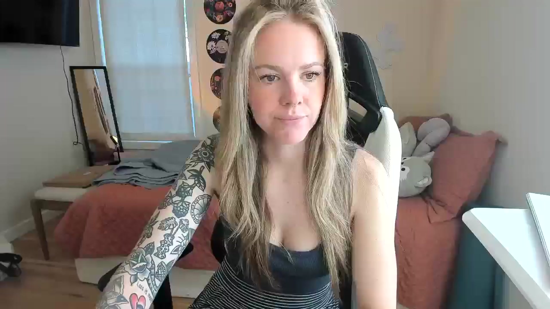 Gallery image thumbnail from Sasssykassy's myfreecams stream on, 02/25/2025, 19:27 image 4 of 20