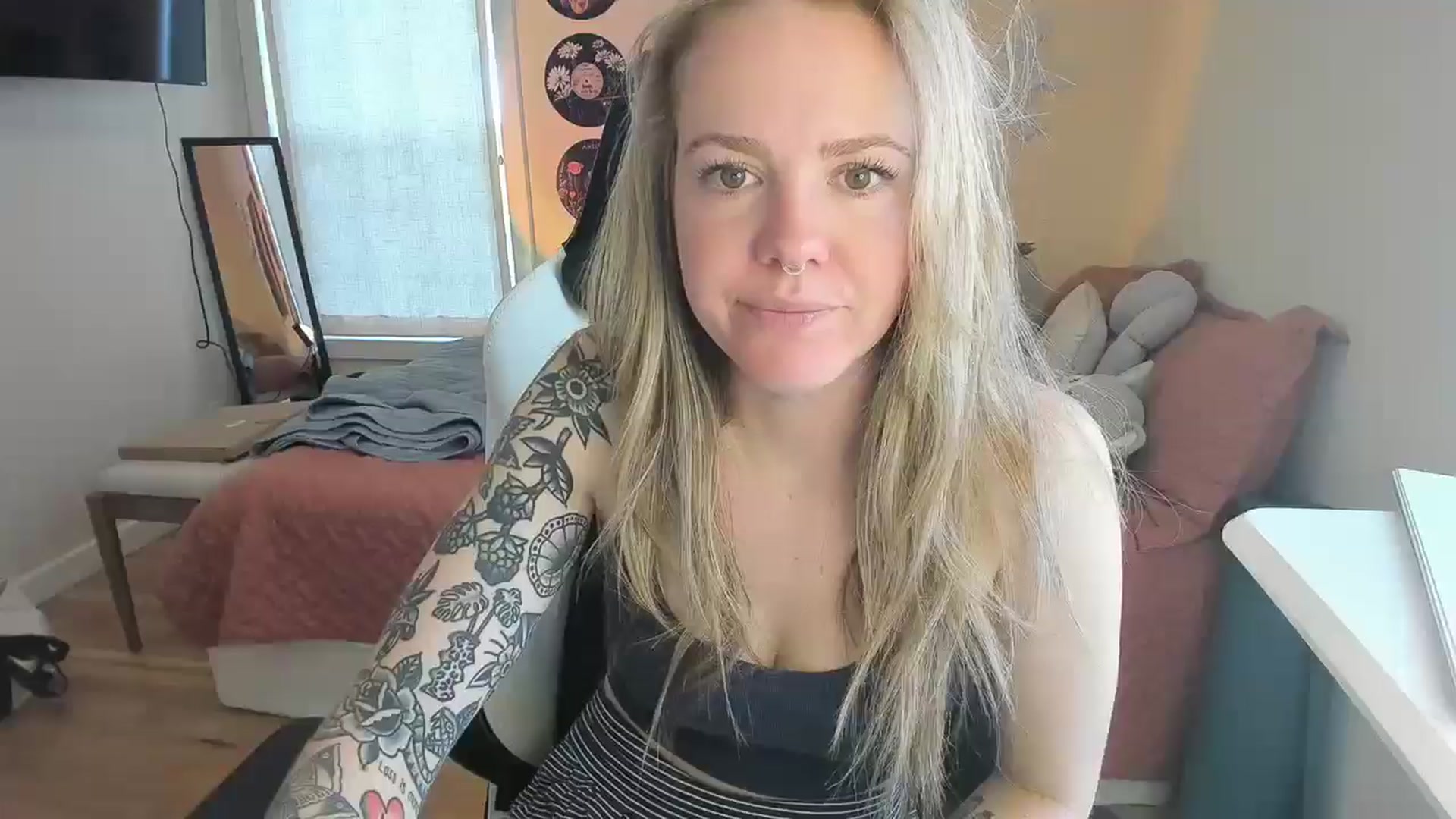 Gallery image thumbnail from Sasssykassy's myfreecams stream on, 02/25/2025, 20:53 image 10 of 20