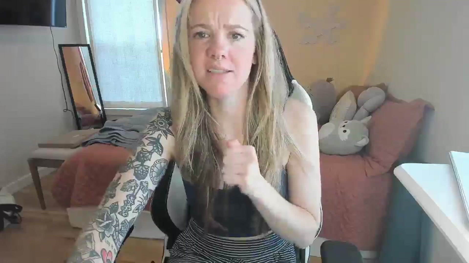 Gallery image thumbnail from Sasssykassy's myfreecams stream on, 02/25/2025, 20:53 image 4 of 20
