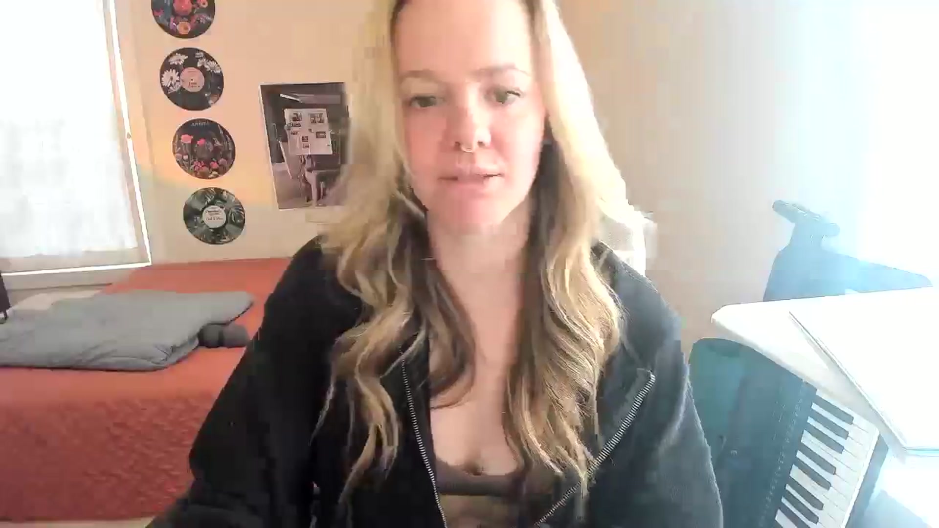 Gallery image thumbnail from Sasssykassy's myfreecams stream on, 03/20/2025, 22:05 image 11 of 20