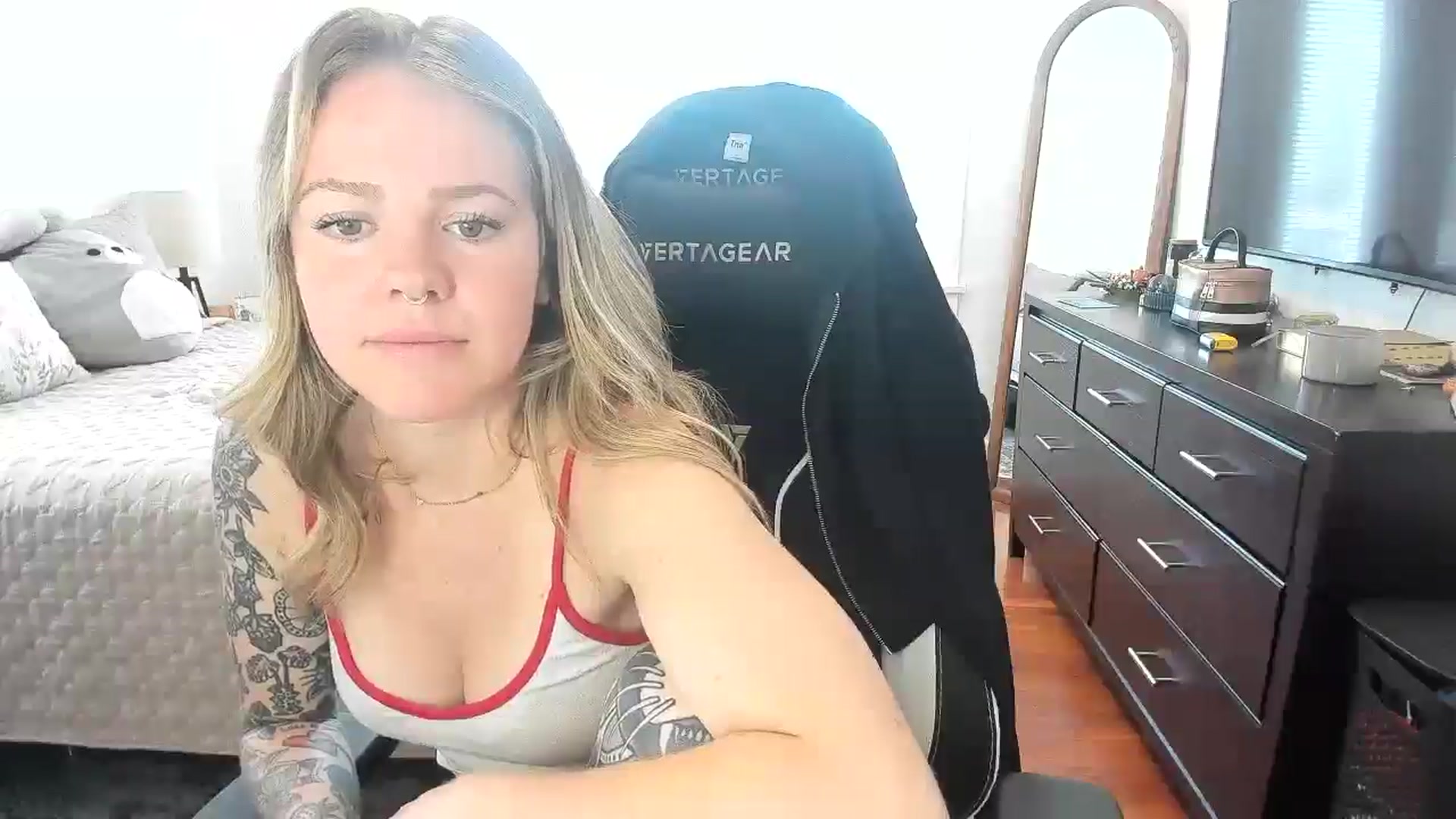 Gallery image thumbnail from Sasssykassy's myfreecams stream on, 08/15/2025, 23:28 image 12 of 20