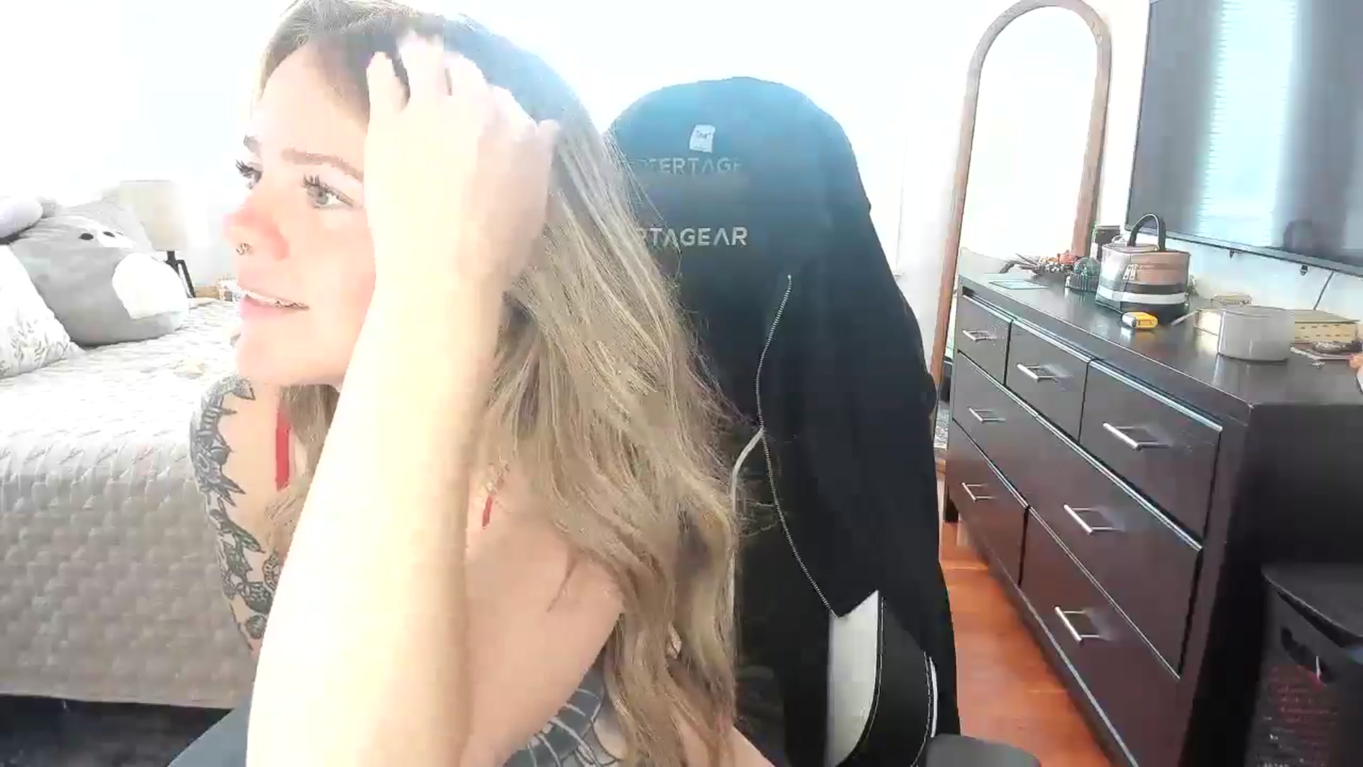 Gallery image thumbnail from Sasssykassy's myfreecams stream on, 08/15/2025, 23:28 image 17 of 20