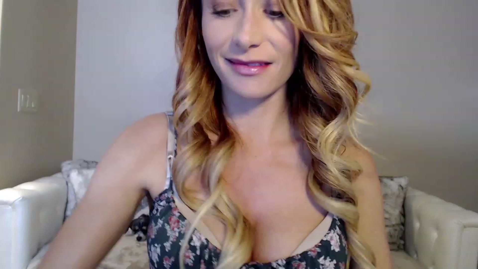 Gallery image thumbnail from SassyAF's myfreecams stream on, 12/10/2022, 07:36 image 15 of 20